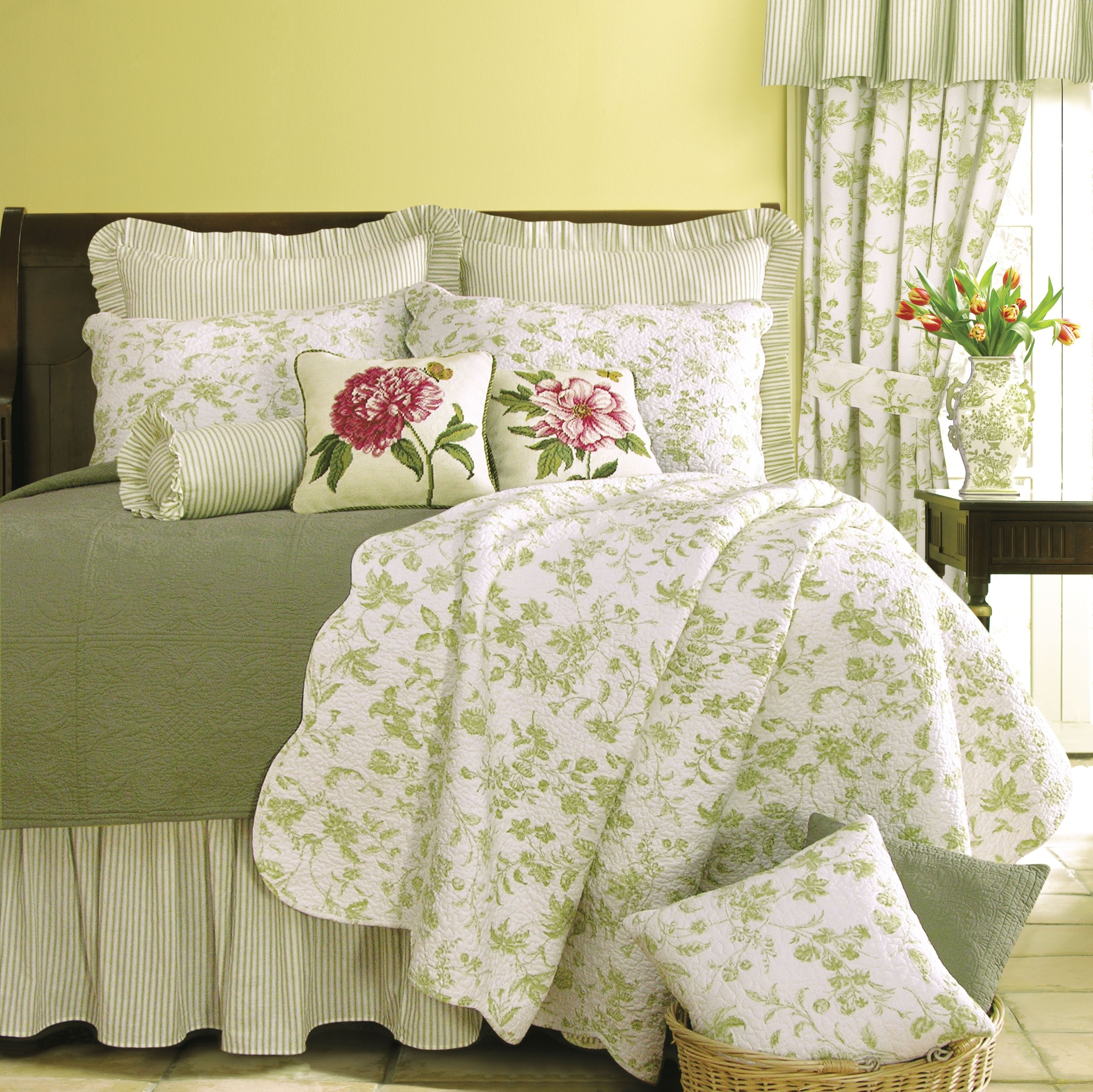 French cottage bedding