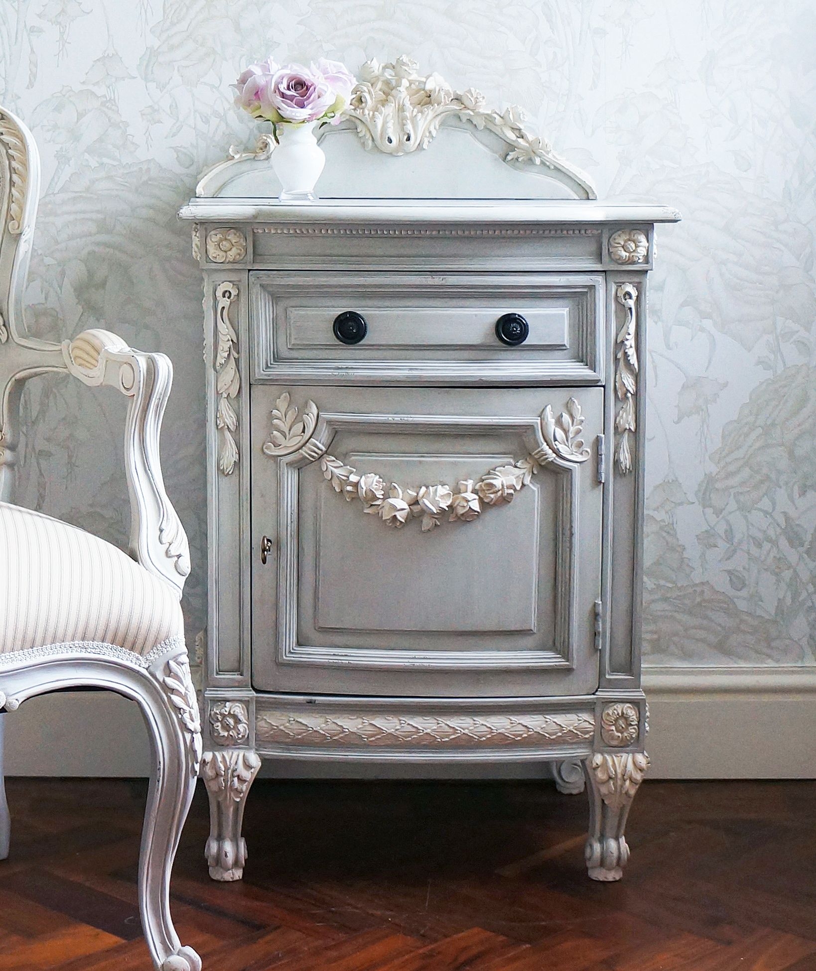 _0616 w144 h144 b0 p0 victorian nightstands and bedside tables