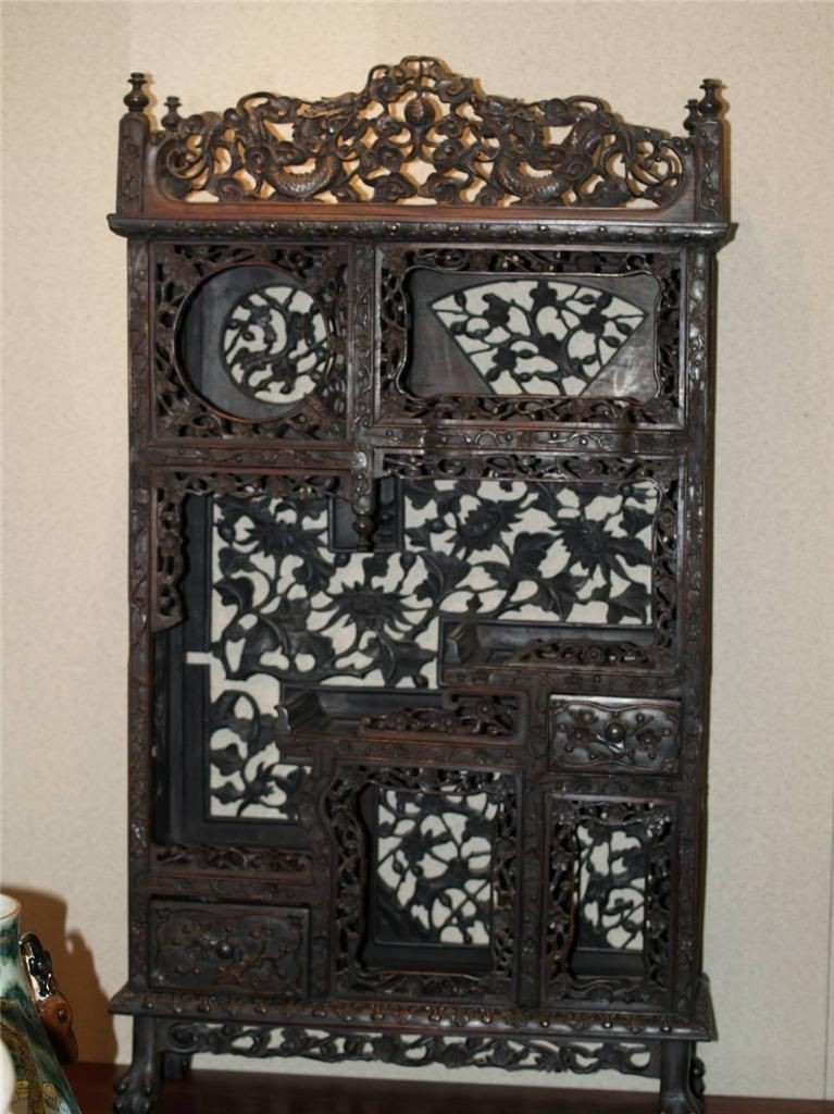 Antique Chinese Curio Cabinet Qing Dynasty Dragon Design
