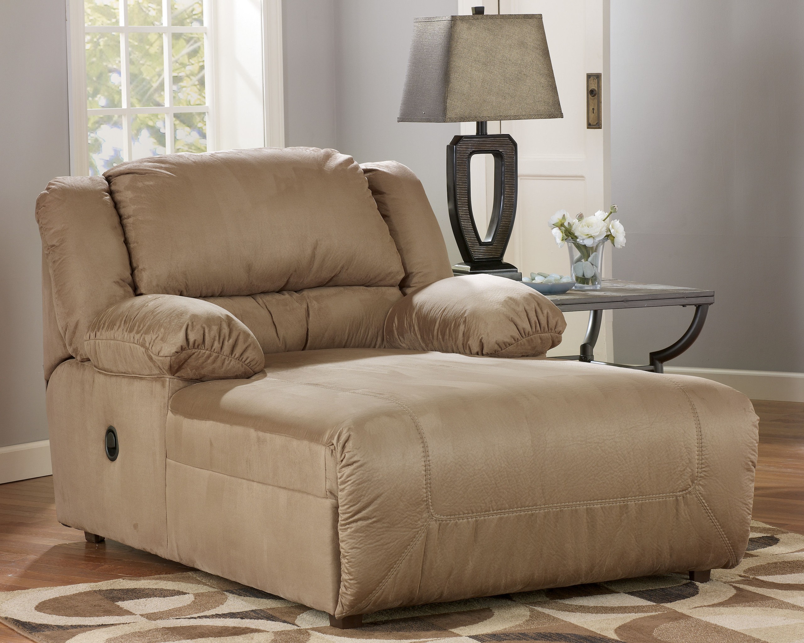 comfortable chaise lounge indoor