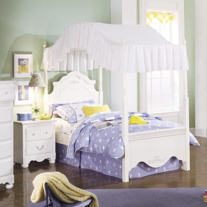 Diana Canopy Customizable Bedroom Set