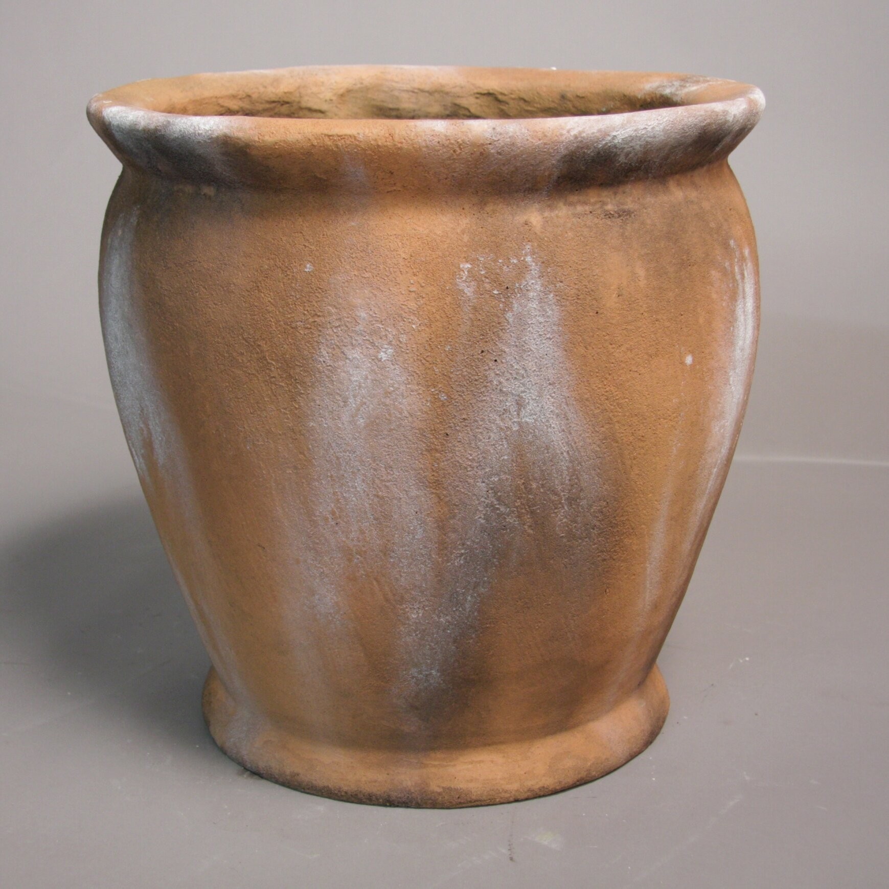 Large Williams Round Pot Planter