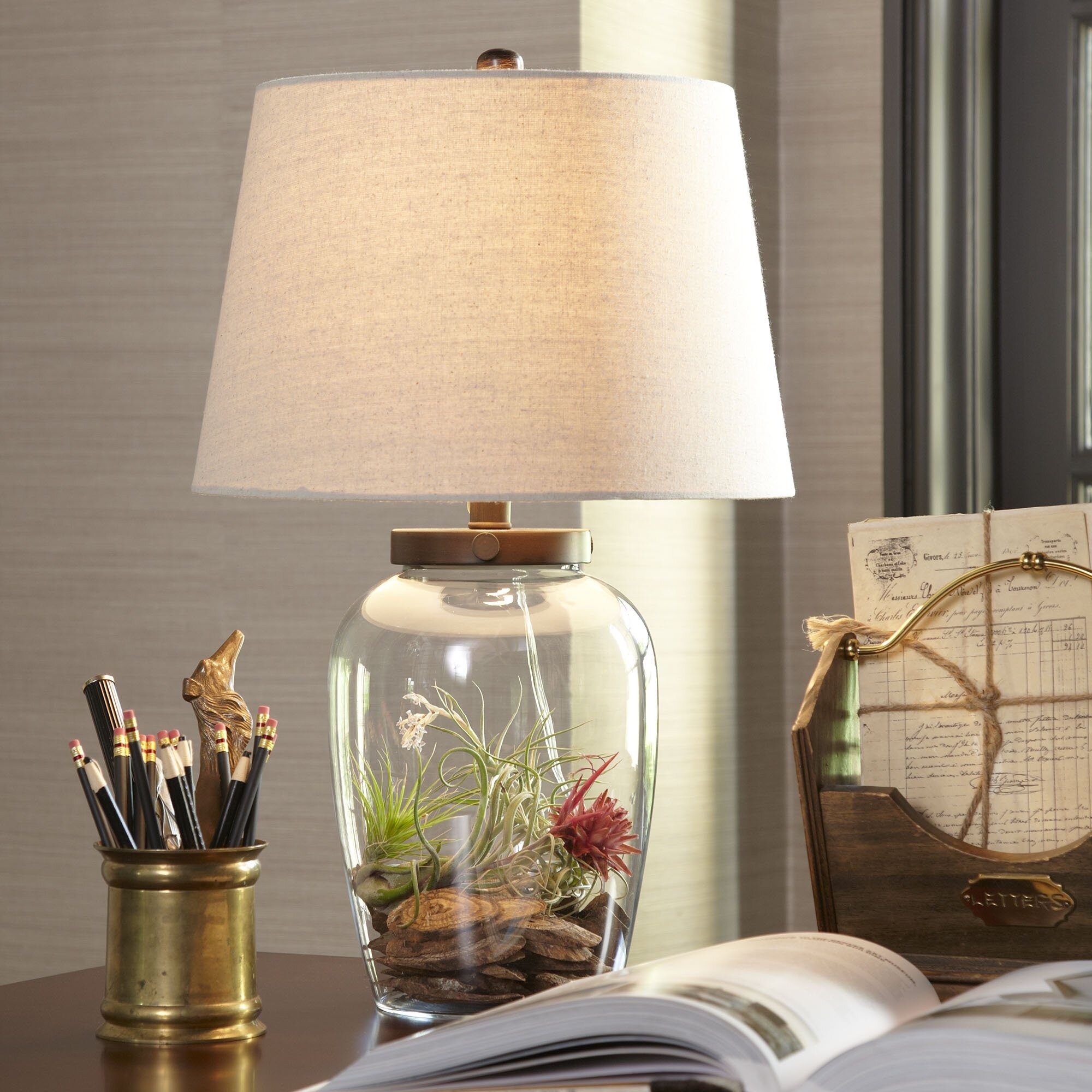 Your Favorite Hockey Team Plate Rolled in on The lamp Base MC Rico Table Lamp with Shade 