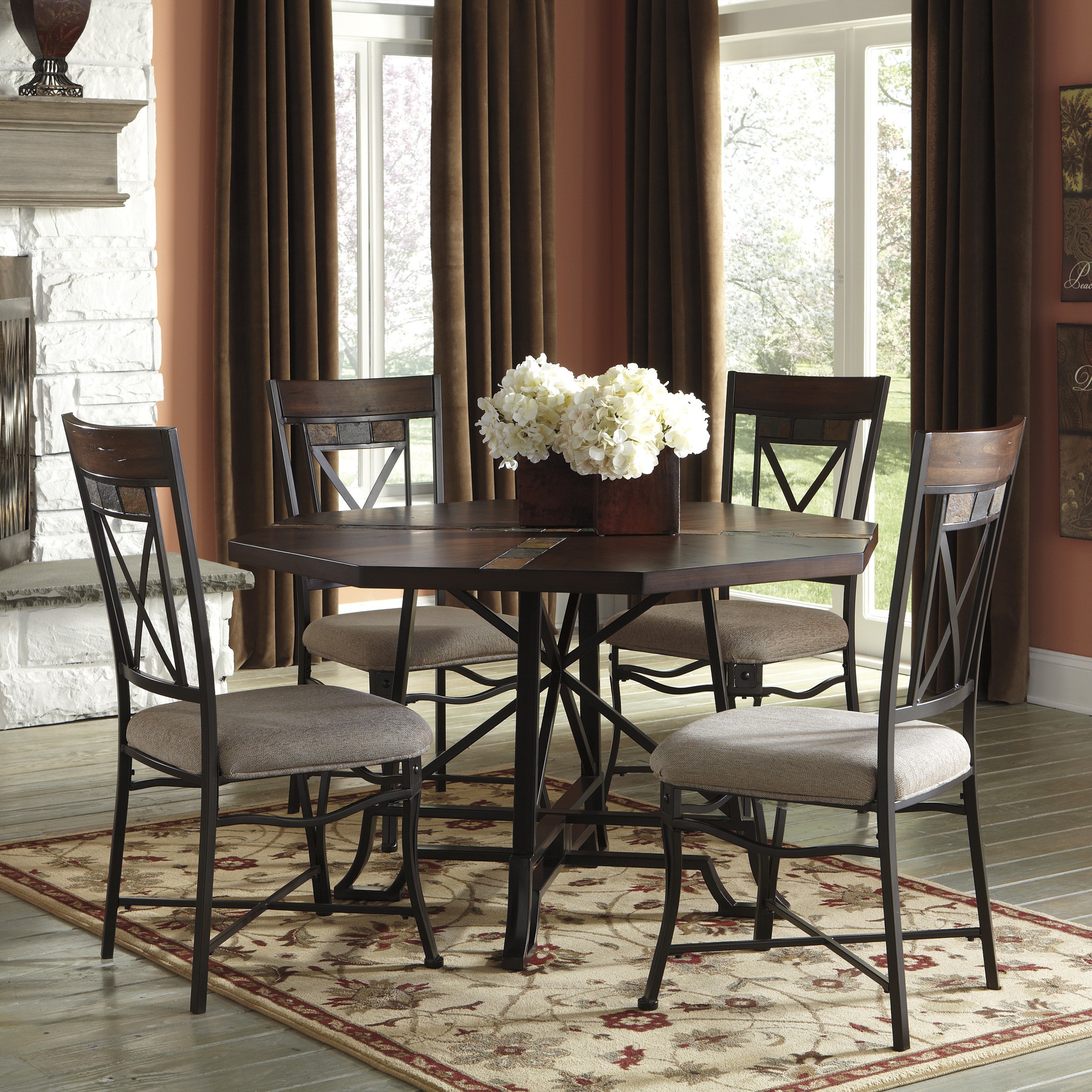 Vinasville Dining Table