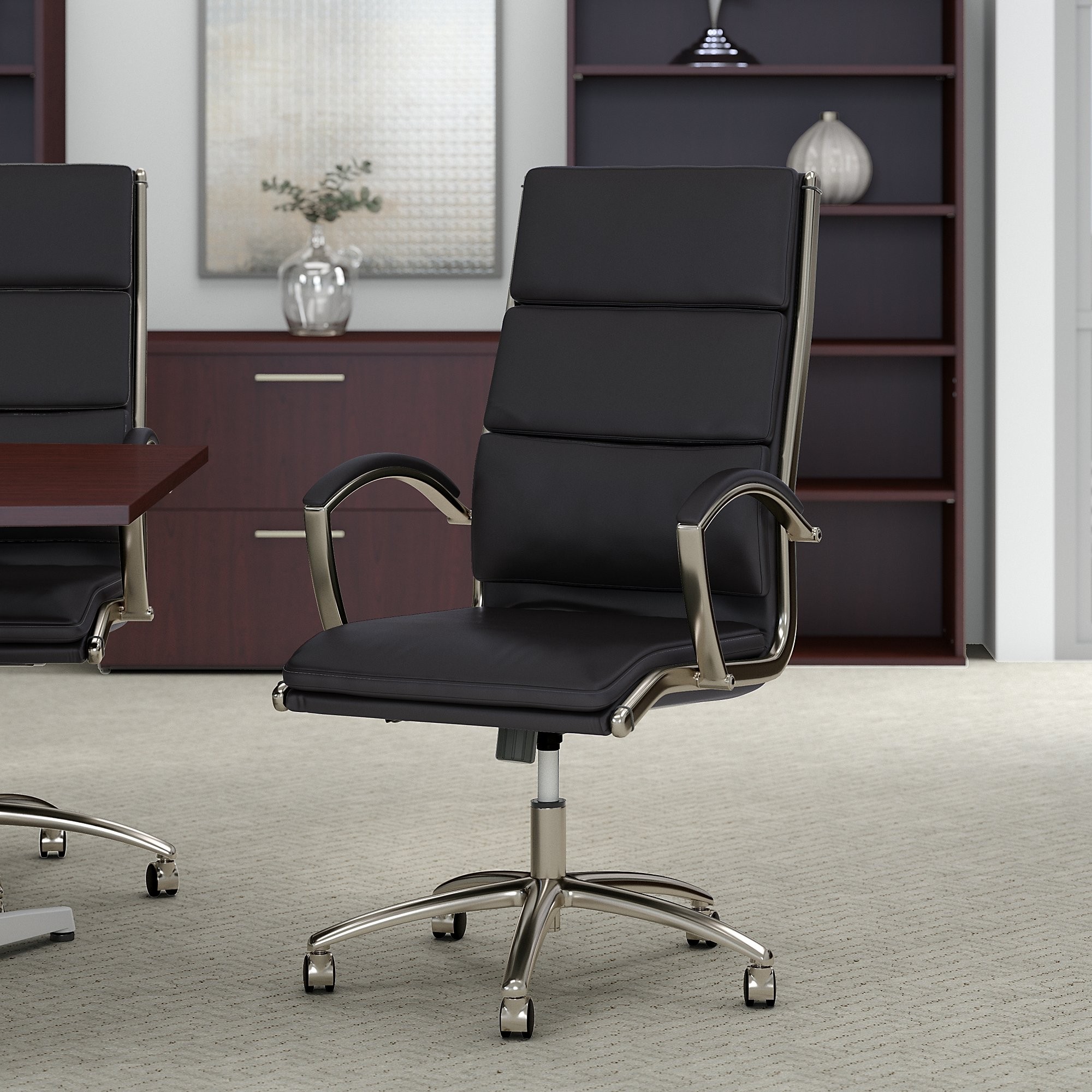 Modelo High Back Genuine Leather Executive Chair