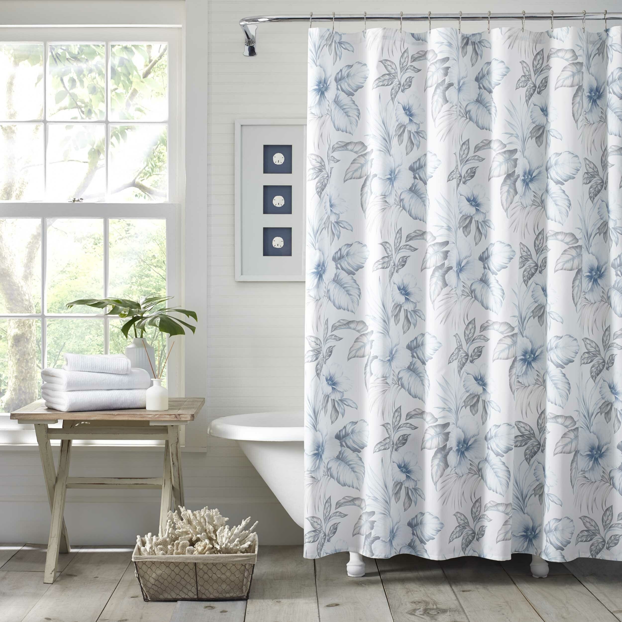 Choosing a Shower Curtain Alternative