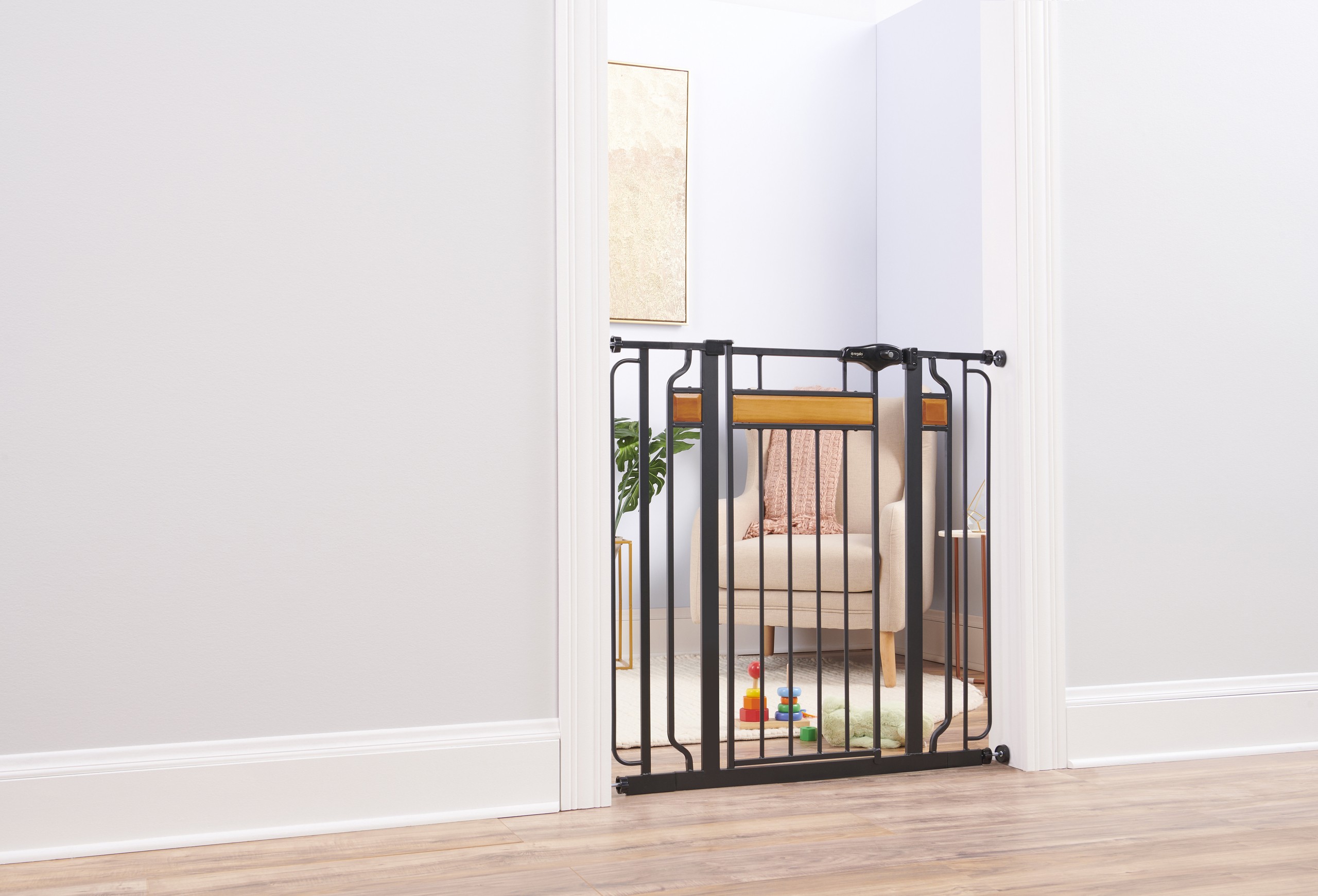 How To Choose A Baby Gate Foter   Adjustable Wood Safety Gate 