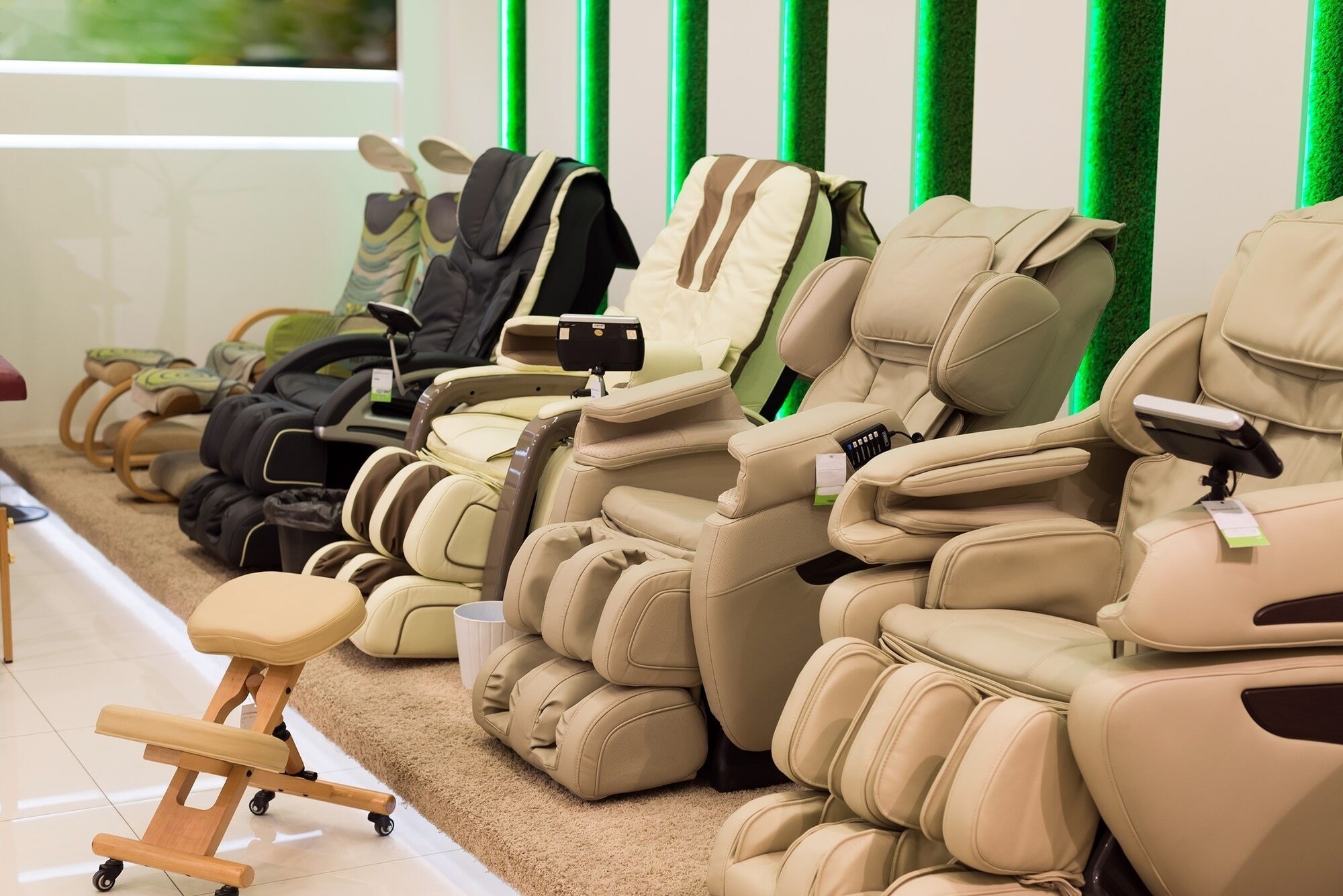 Pros And Cons of a Massage Chair Foter