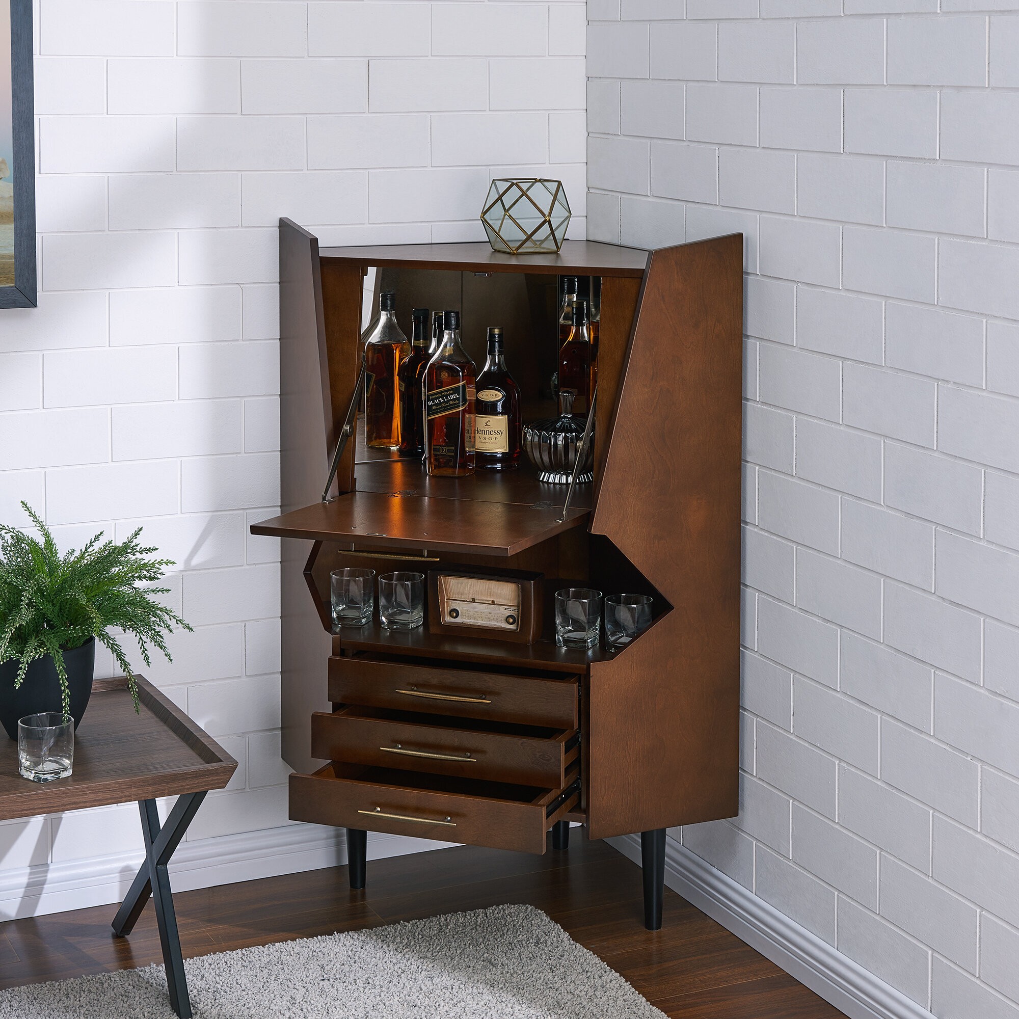 How to Choose the Perfect Bar For a Small Space Foter