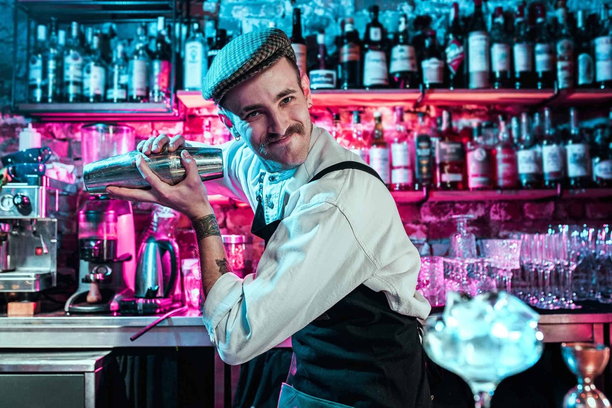 https://foter.com/photos/401/expert-barman.jpeg