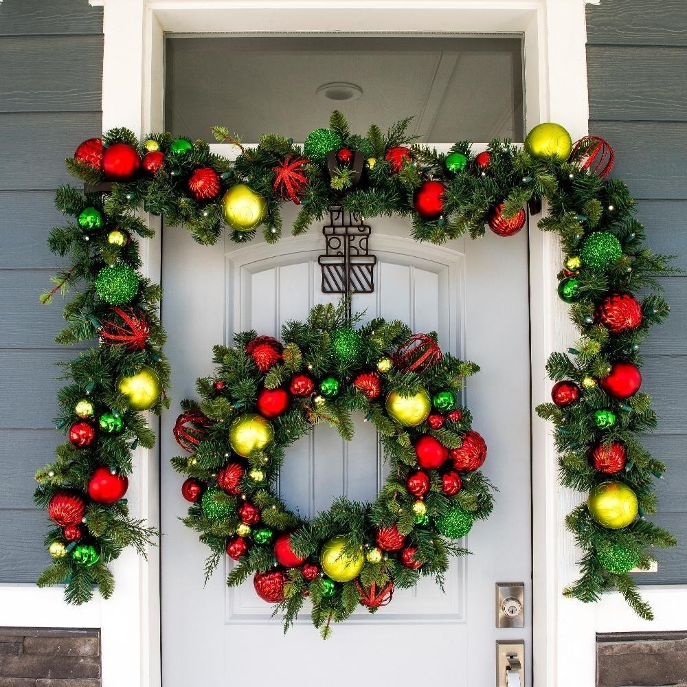 Outdoor Christmas Wreaths To Decorate Your Home With Style Foter 