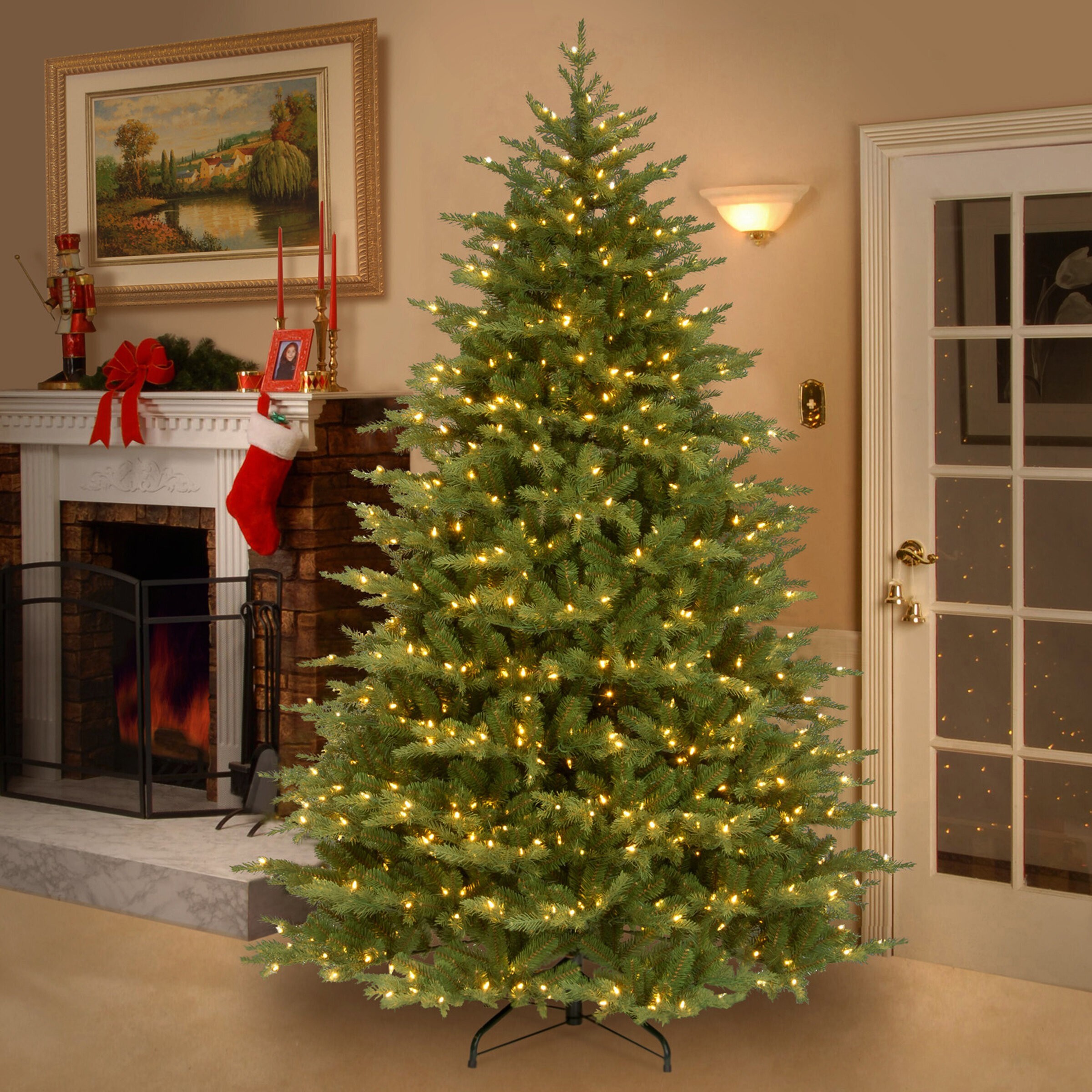 Real Vs. Artificial Christmas Tree - Which One to Choose? - Foter