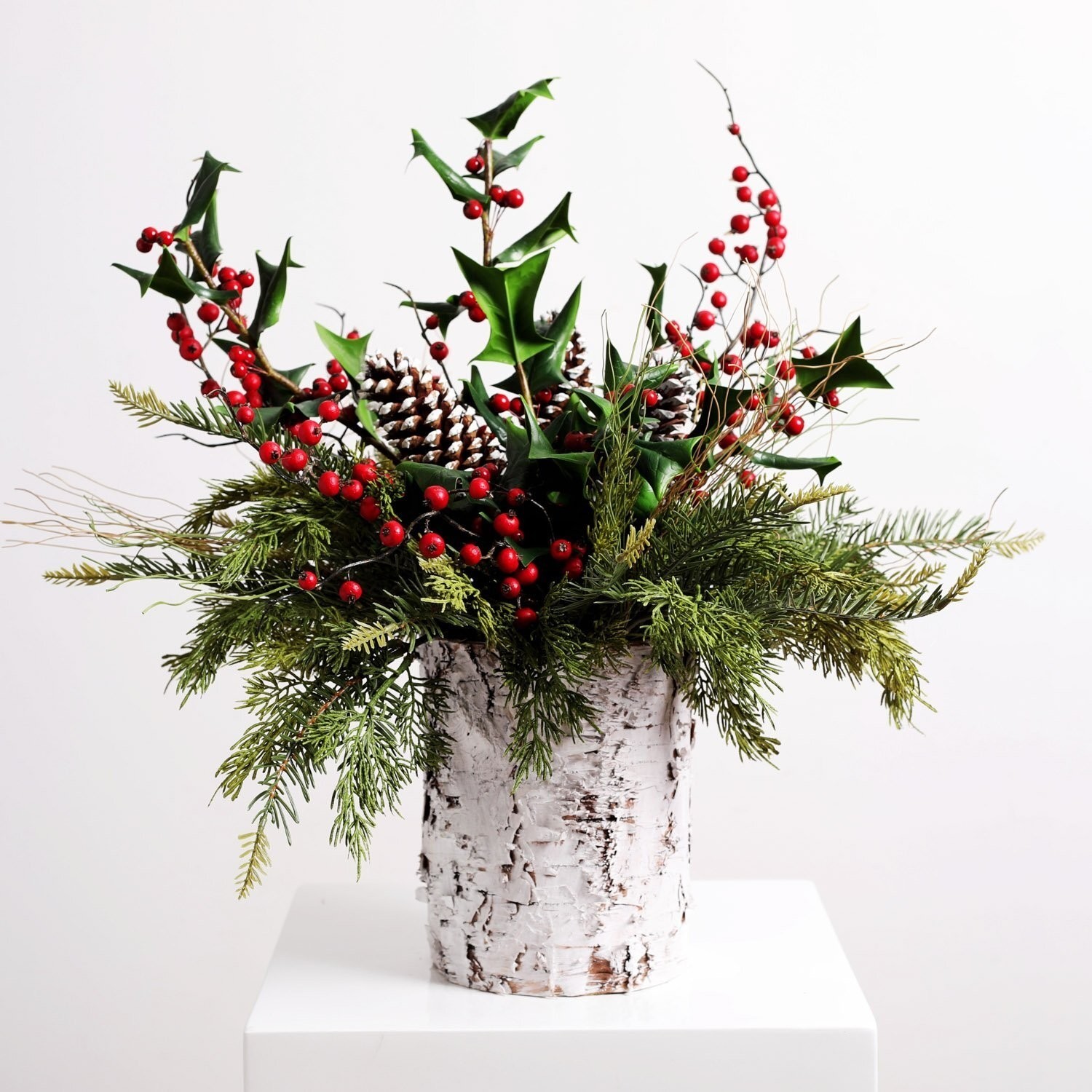 modern christmas flower arrangements