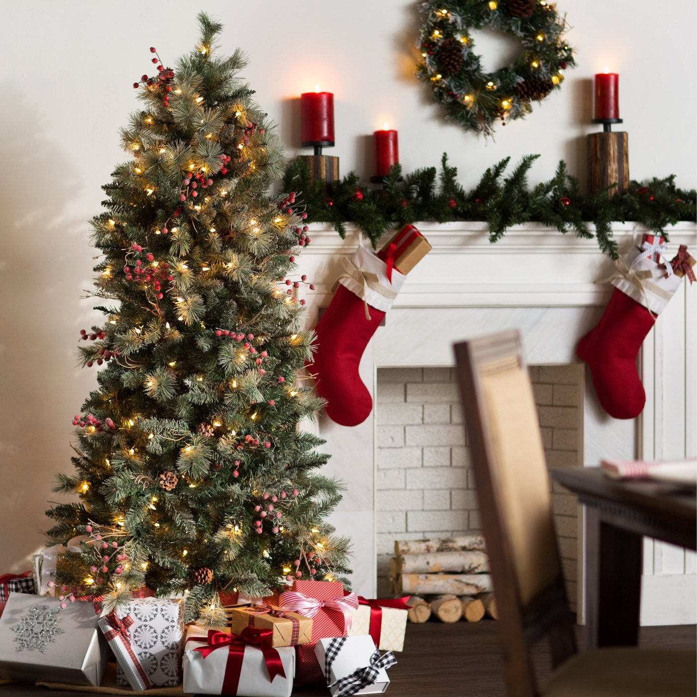 8 Minimalist Christmas Tree Styles - Foter