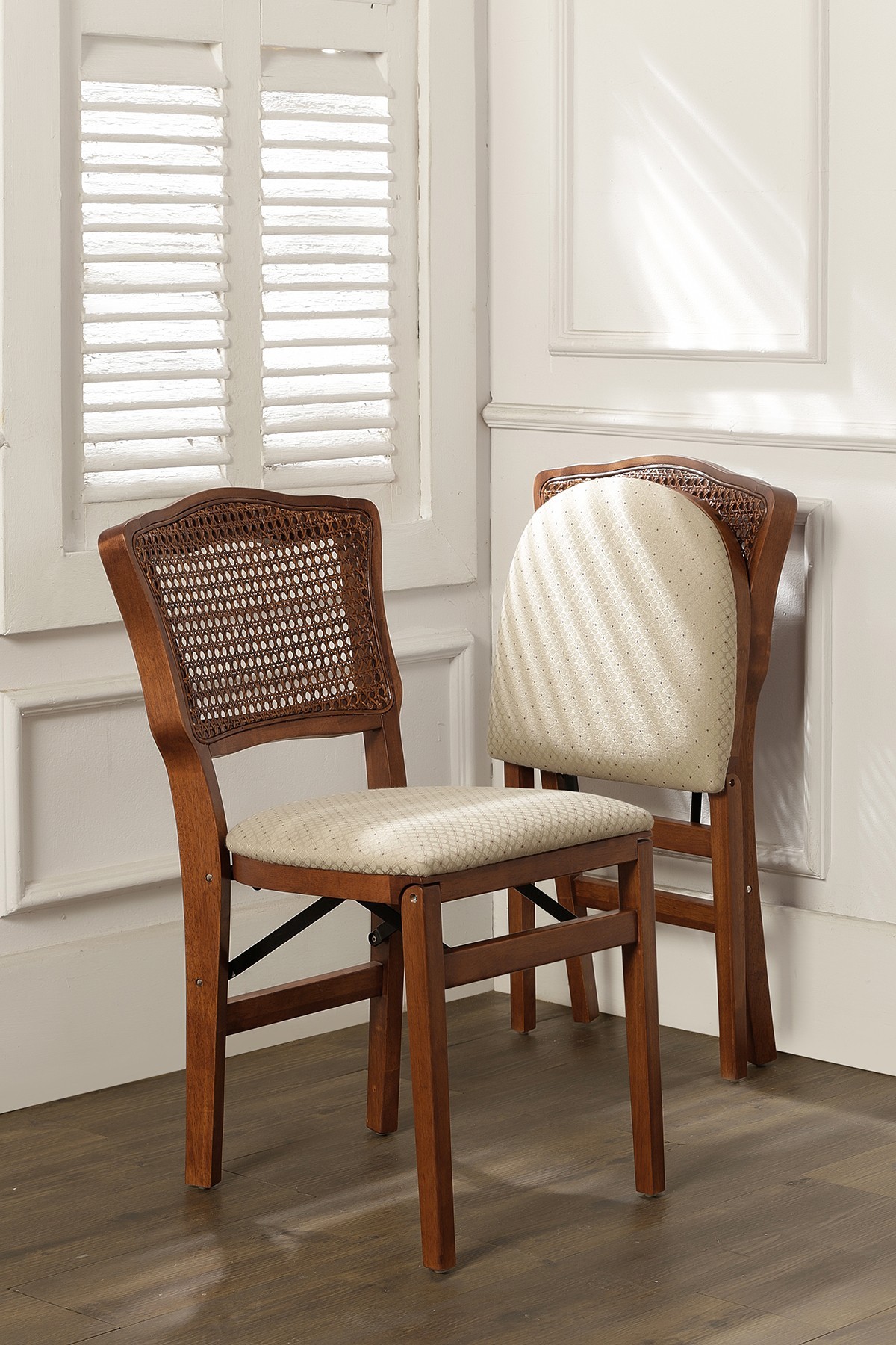 Upholstered Seat Folding Chair 