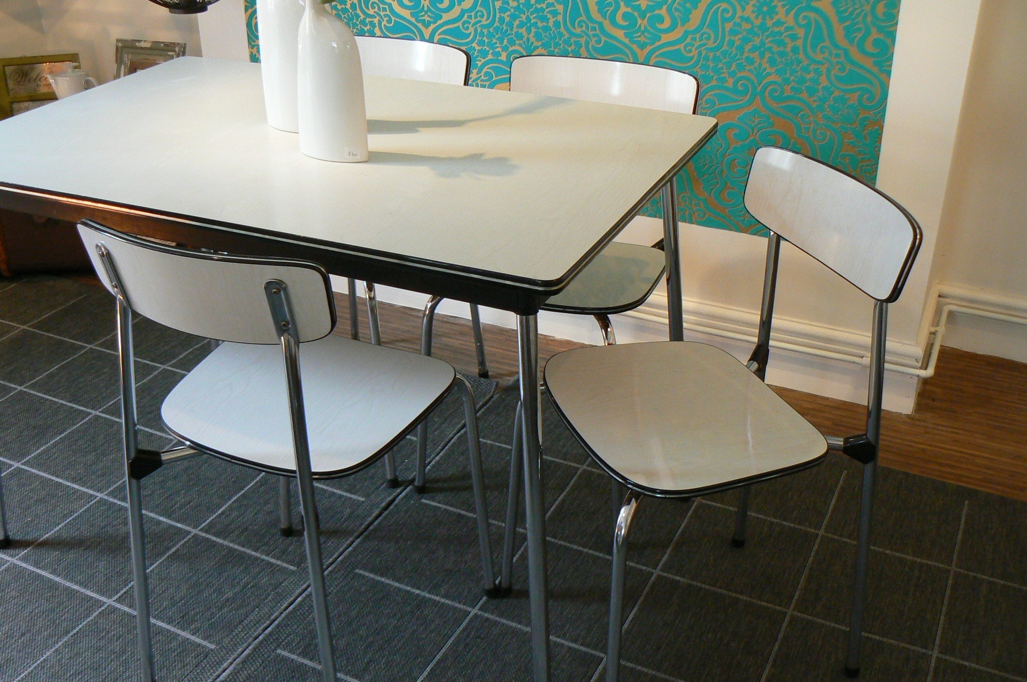Пластиковый кухонный стол. Стол для кухни MST-9301. Стол кухонный плиточный. Стол кухонный 90х60. Пластиковые столы для кухни.