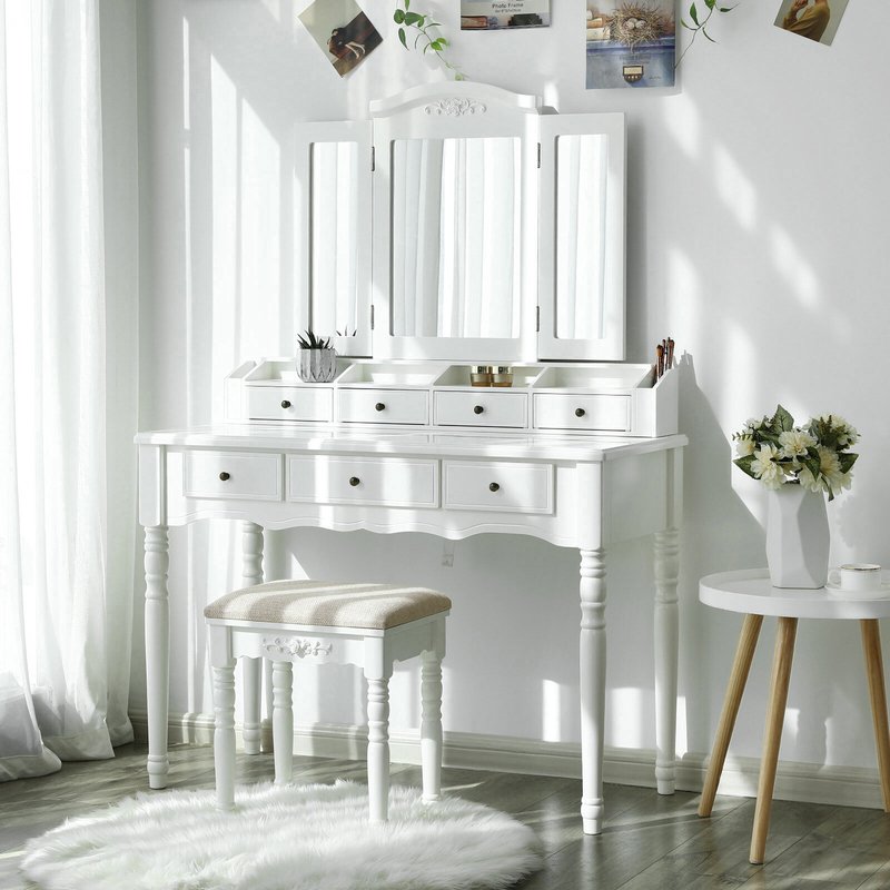 White Wood Vanity Set With Mirror