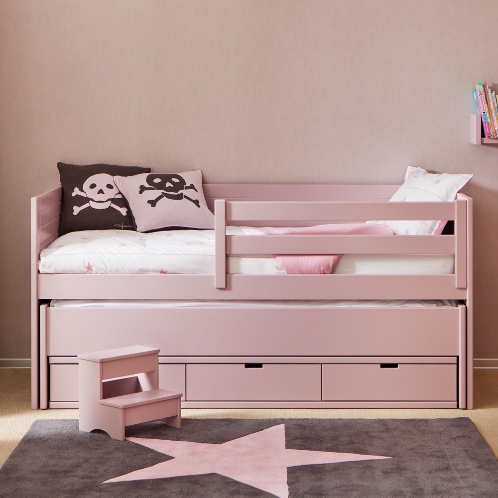 Cometa kids bed with pull out trundle bed and drawers