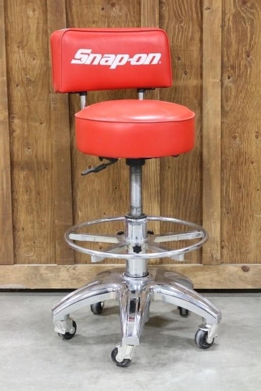 Snap on chrome hydraulic bar stool on rollers idaho