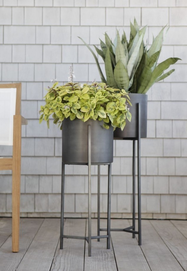 12 lovely plant stands that are perfect to display your