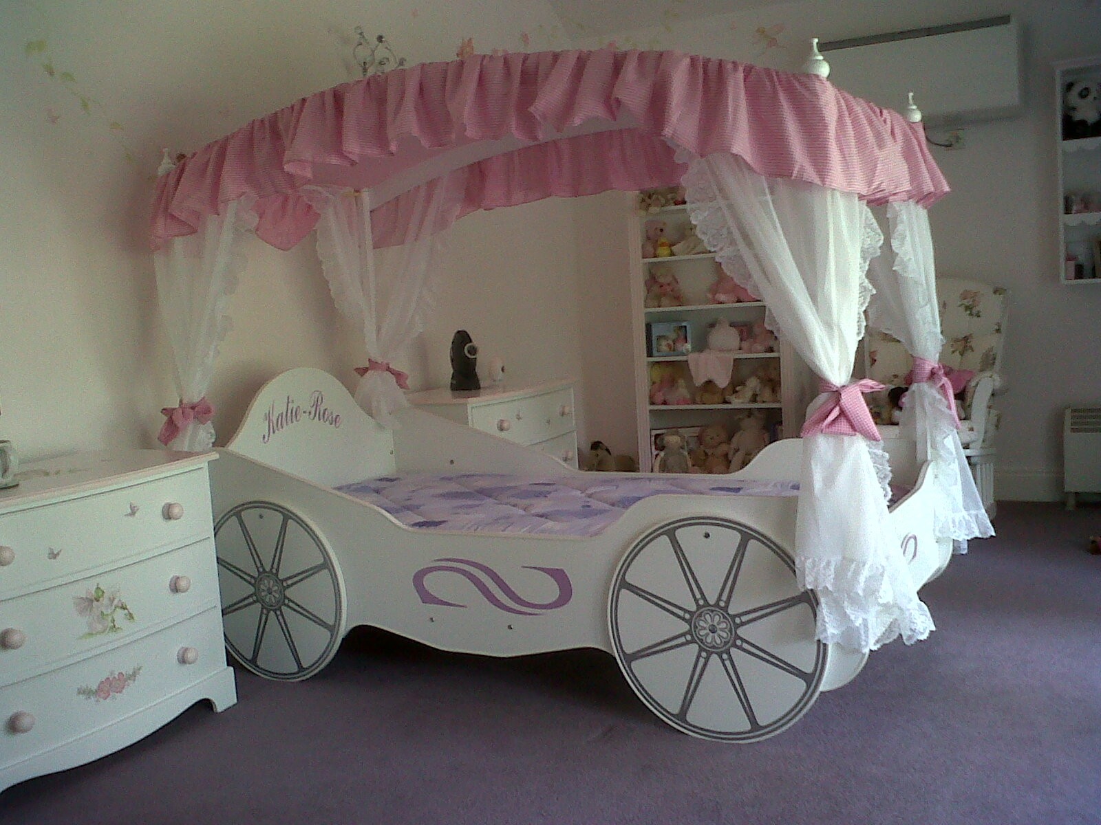 Bedroom funny princess carriage bed design 1