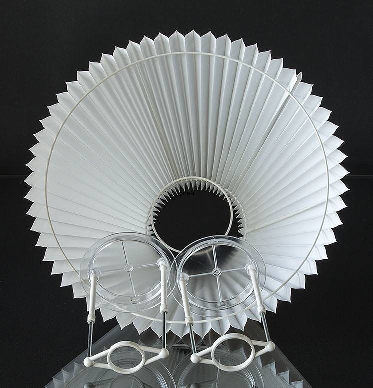 Pleated lamp shade of white pvc plastic sidelength 25cm