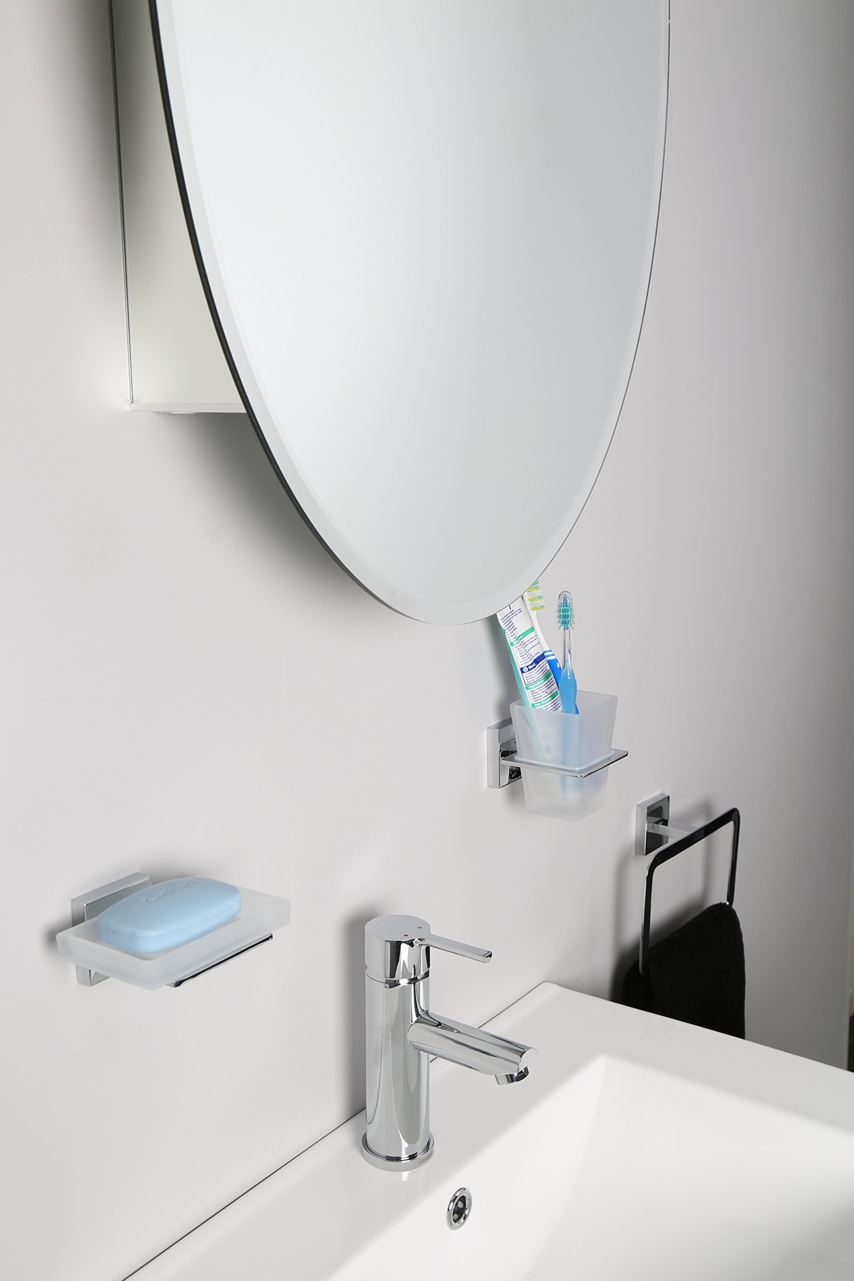 Croydex orwell 31 inch x 21 inch oval recessed or
