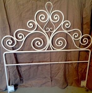 Vtg twin size solid wrought iron french country design