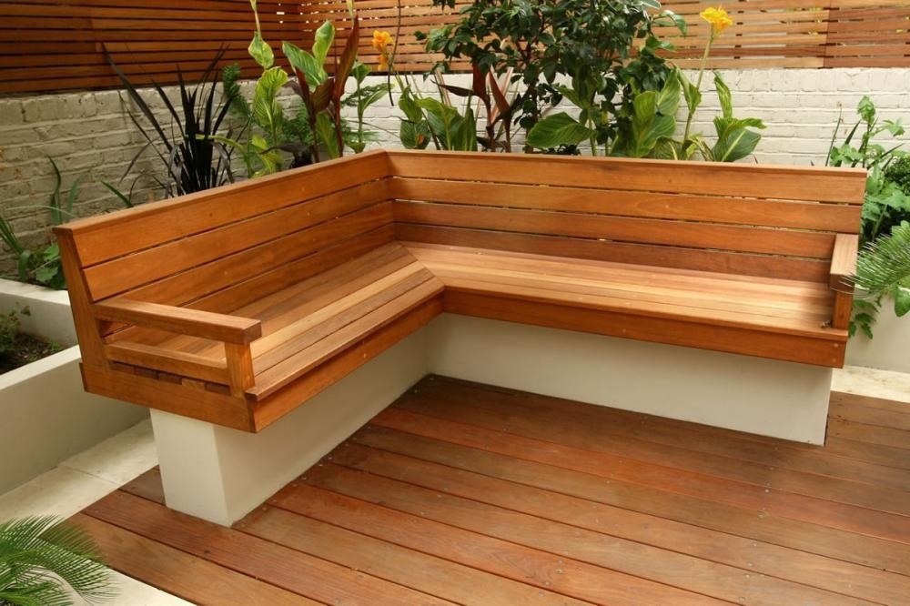 Outdoor corner bench ideas which are perfect for family 2