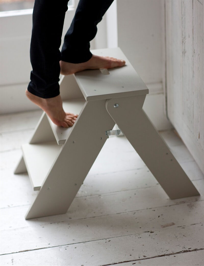 Using a folding step stool for your work 5