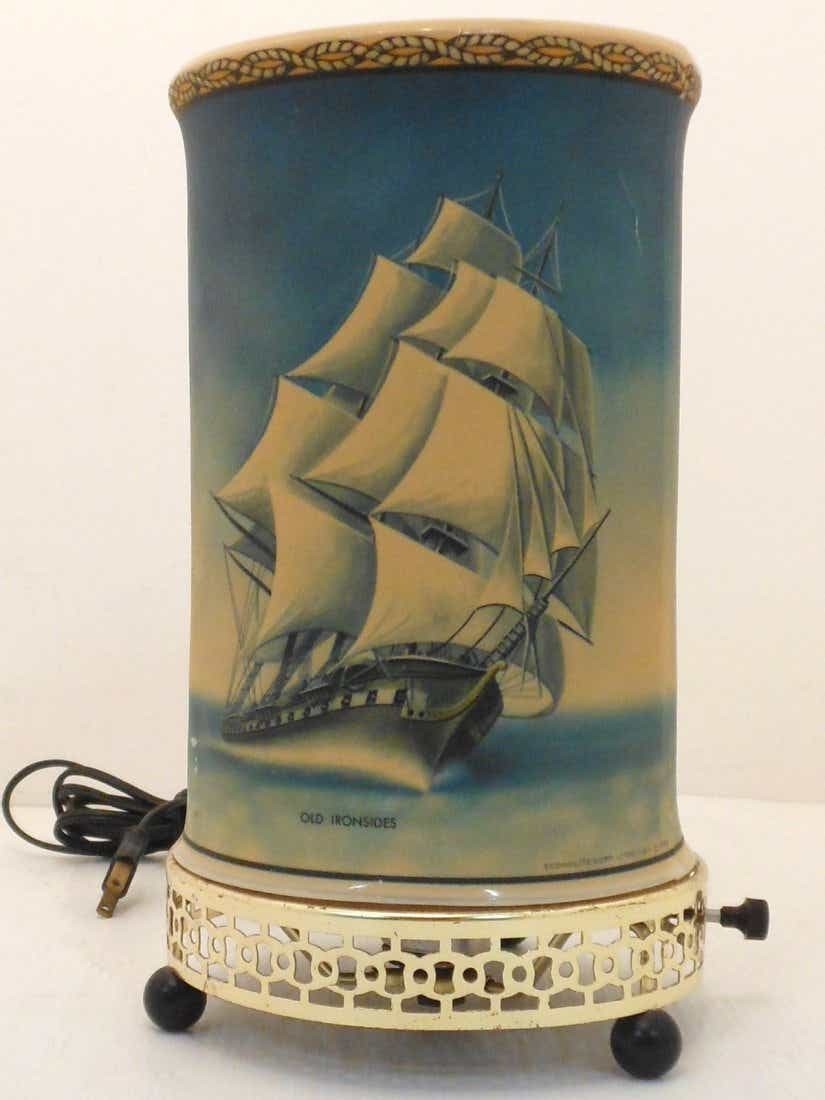 Vintage sailing vessels motion lamp