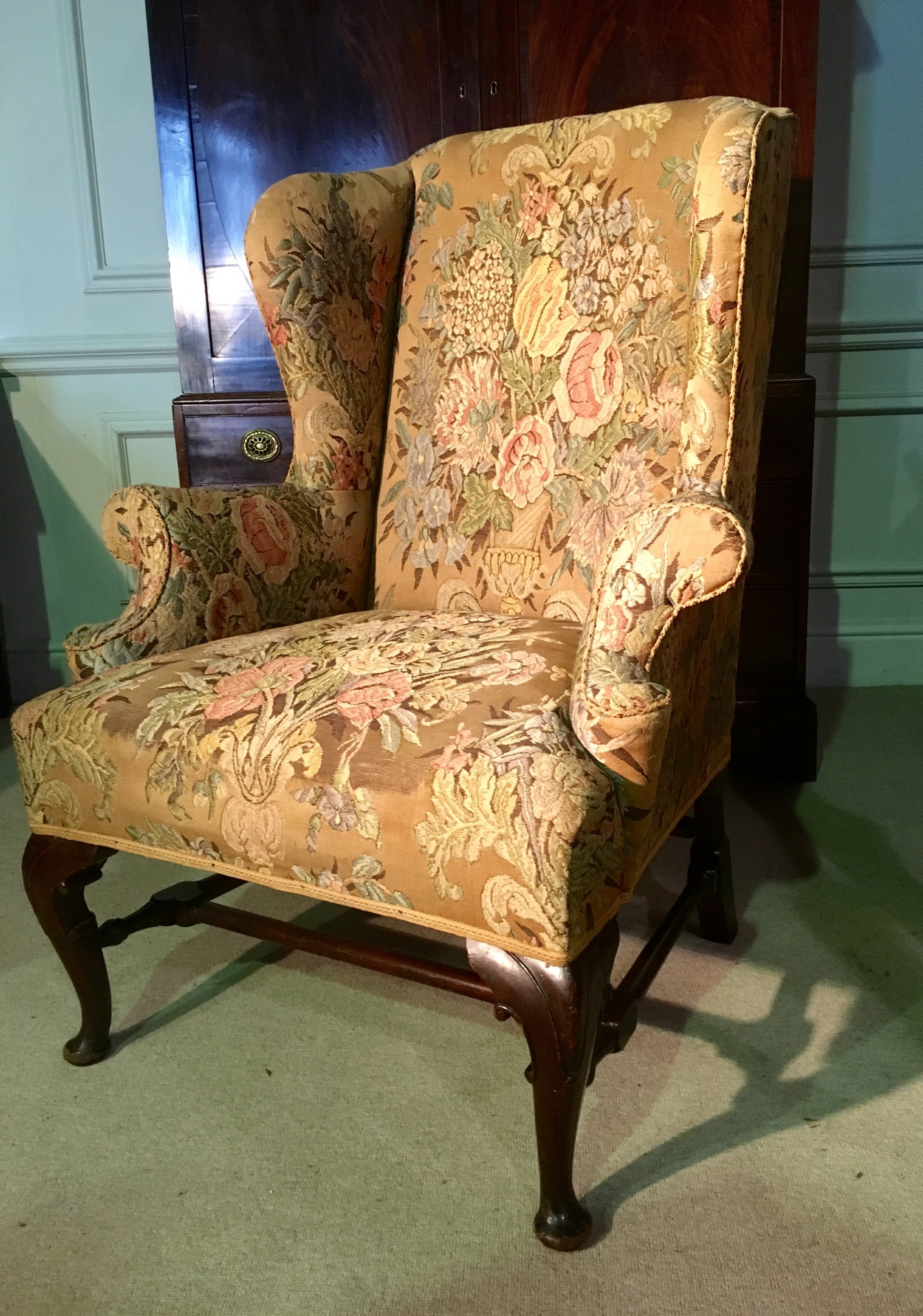 queen anne style upholstered chair