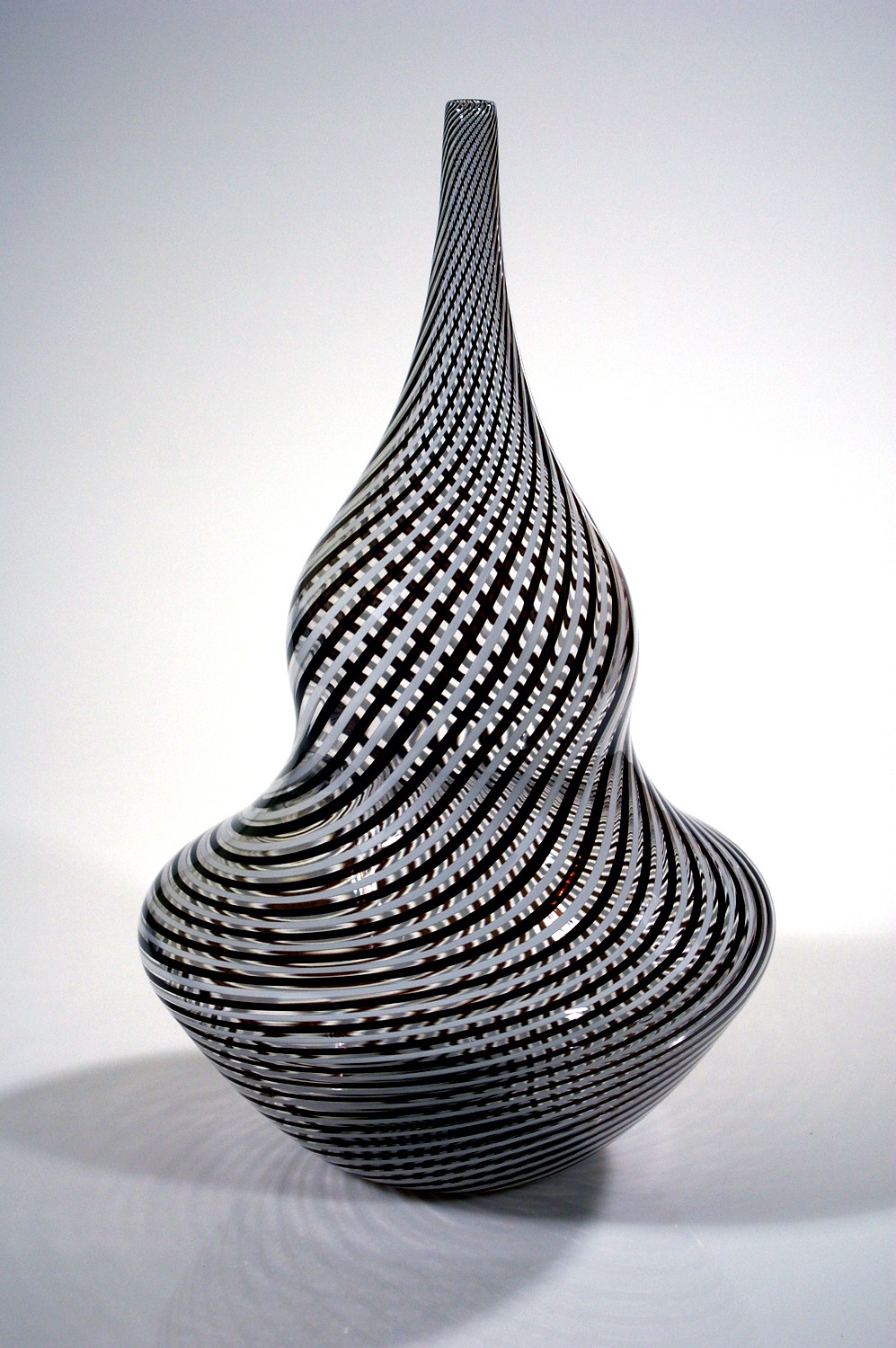 Black and white twisted cane vase rubino glass