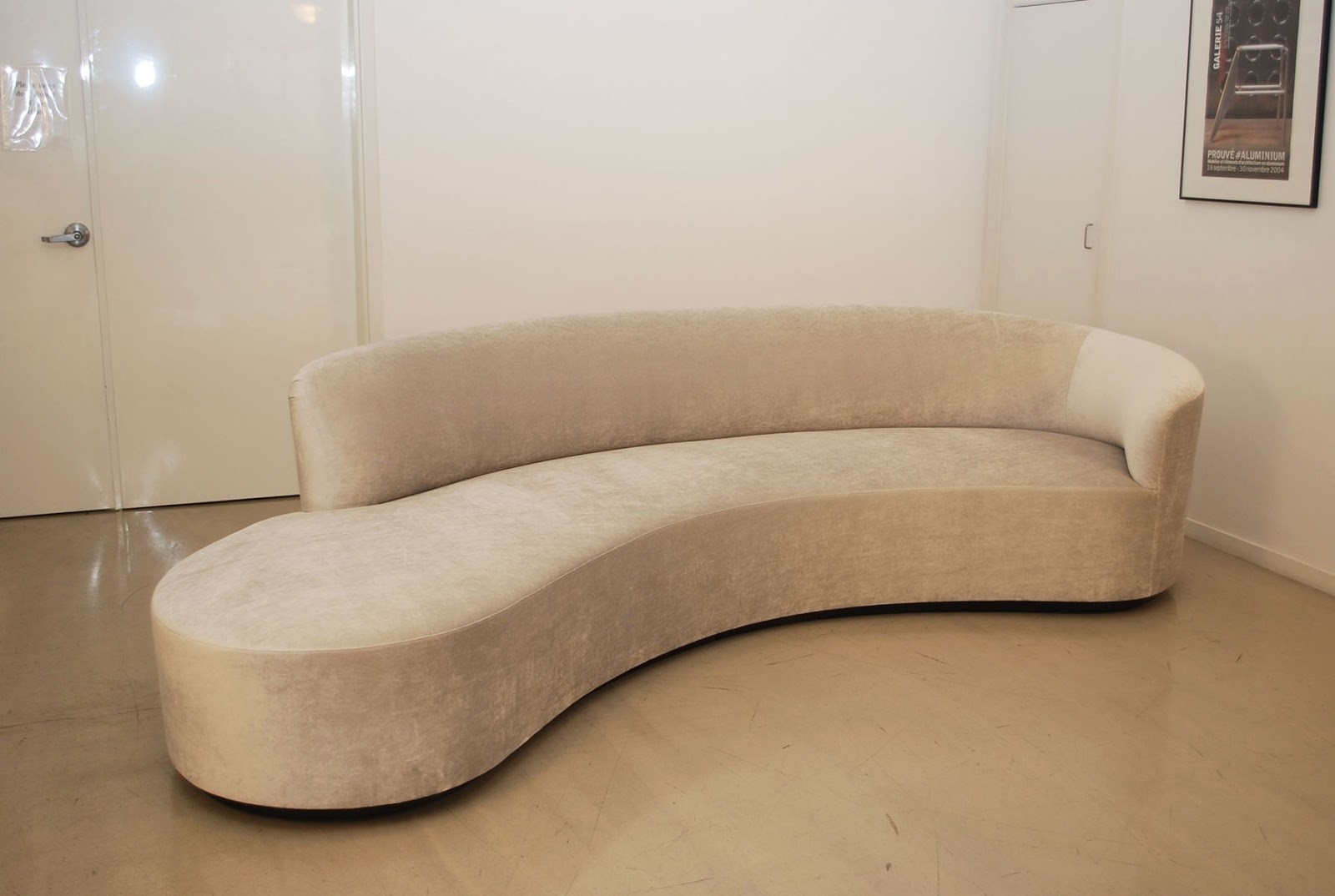 Classic design vladimir kagan inspired curved sofa