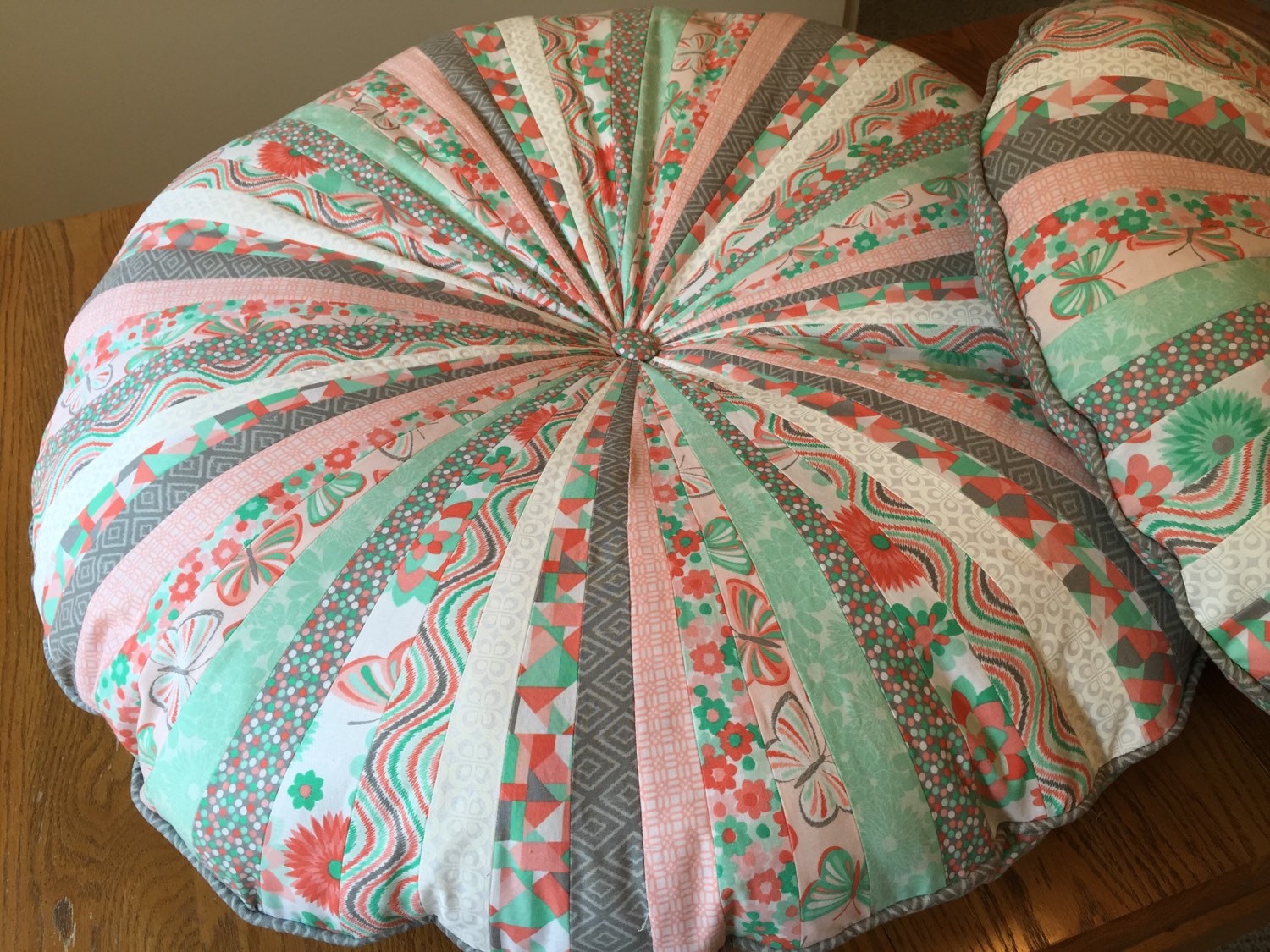 Set of 2 large round floor pillows