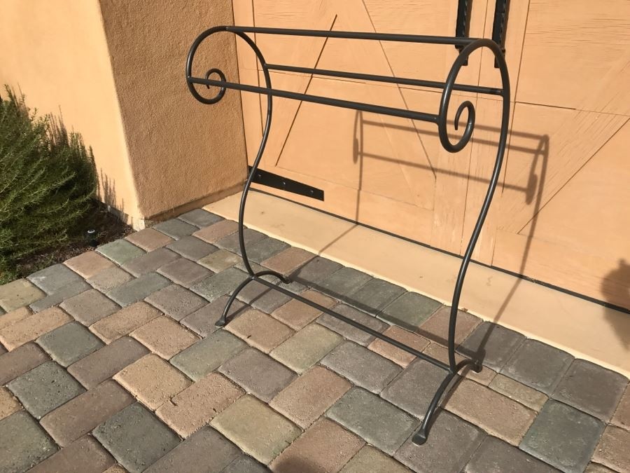 Wrought iron quilt rack 2