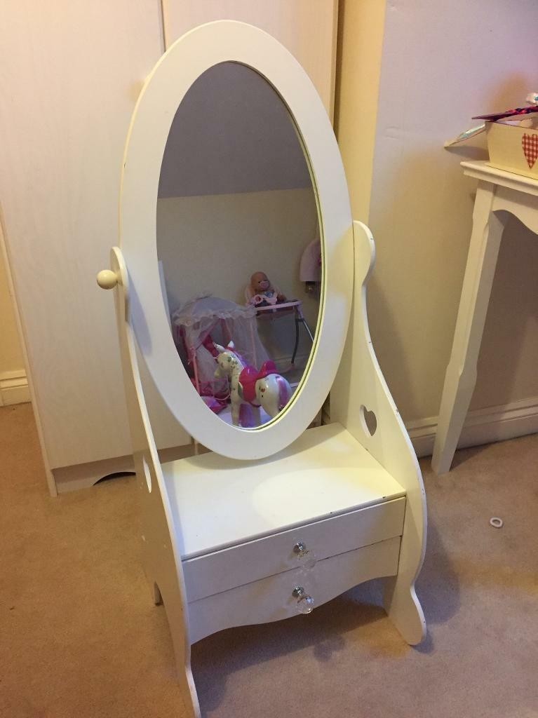 Beautiful little girls full length mirror and drawers must