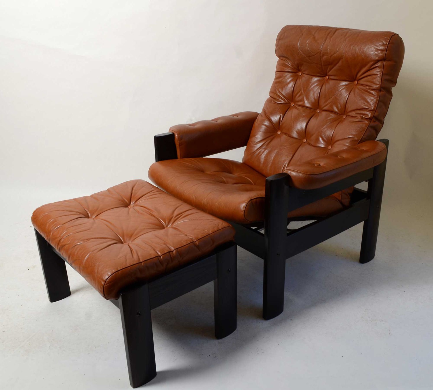 Leather ekornes stressless amigo reclining chair ottoman