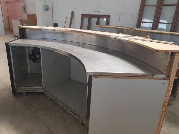 Lot curved bar counter with flat steel