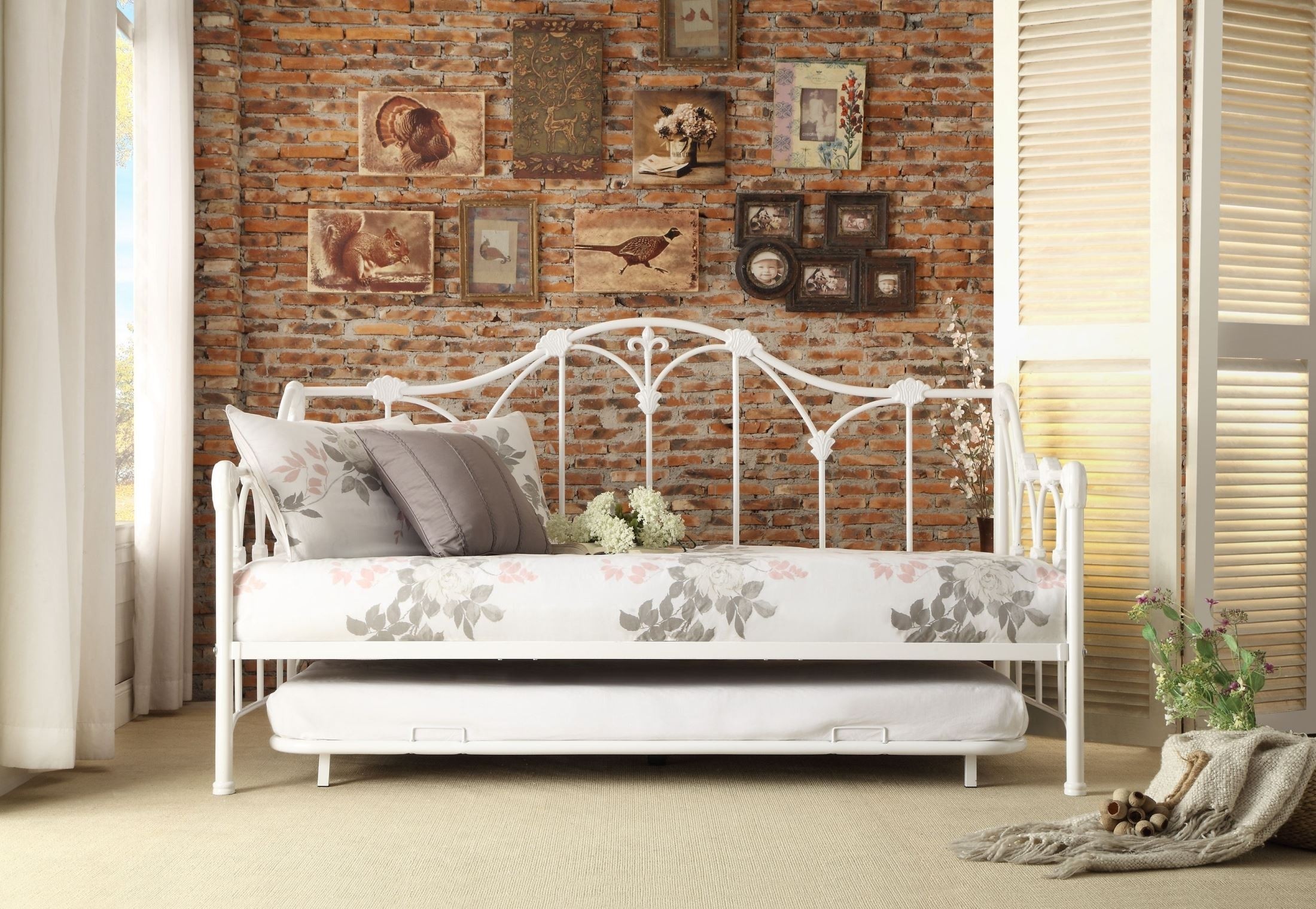 Ruby white metal daybed with trundle from homelegance