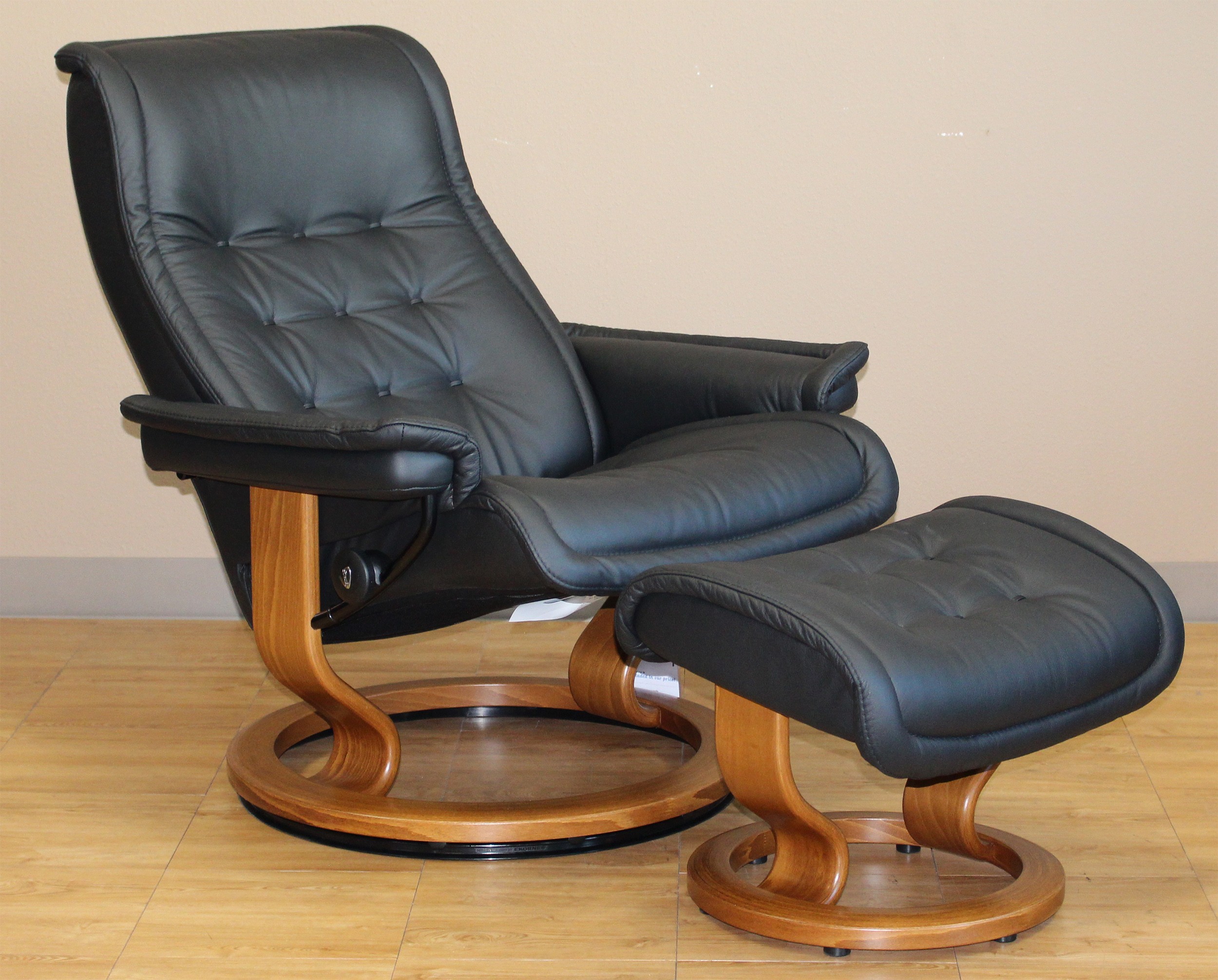 Stressless royal recliner chair paloma black leather by