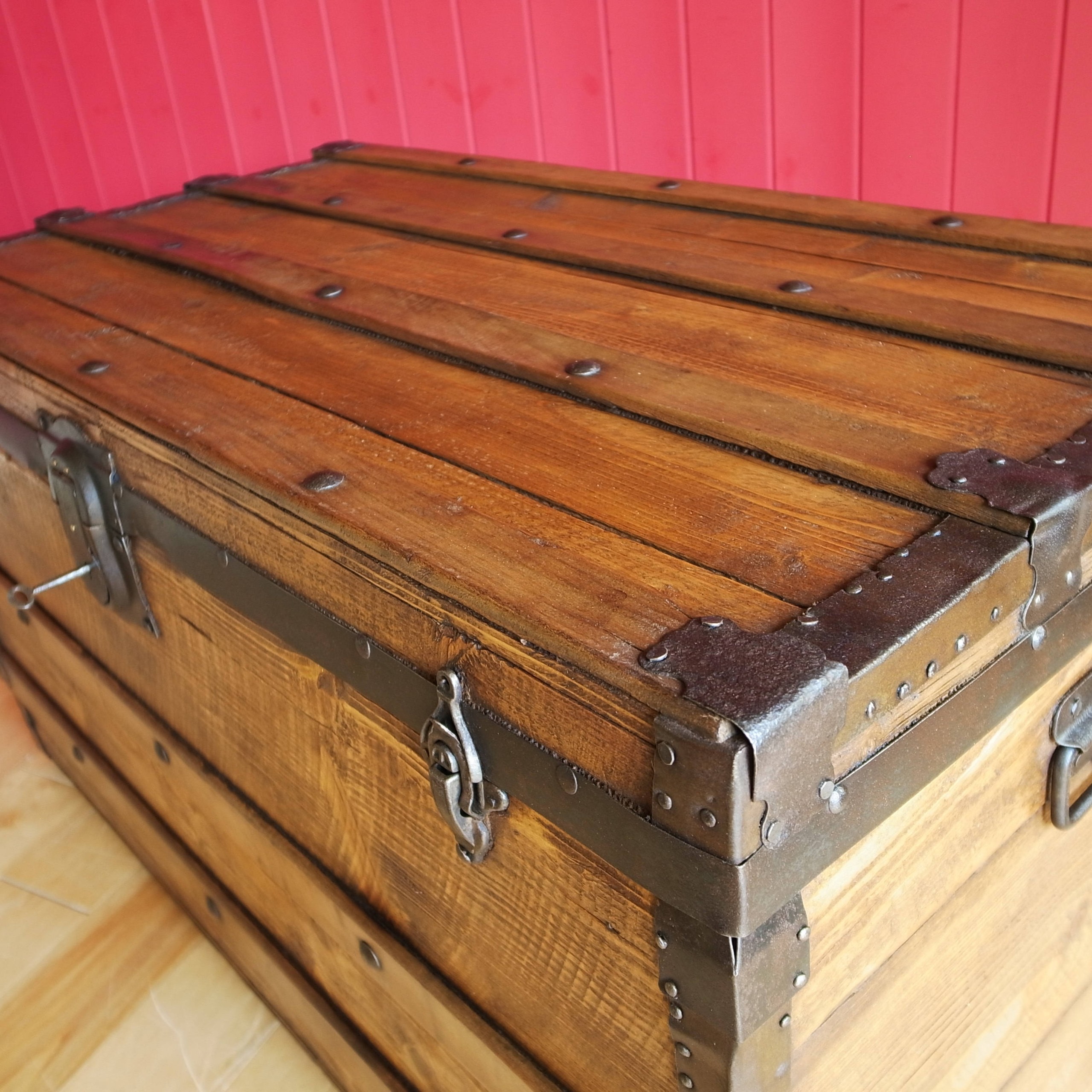 Vintage steamer trunk coffee table storage chest old