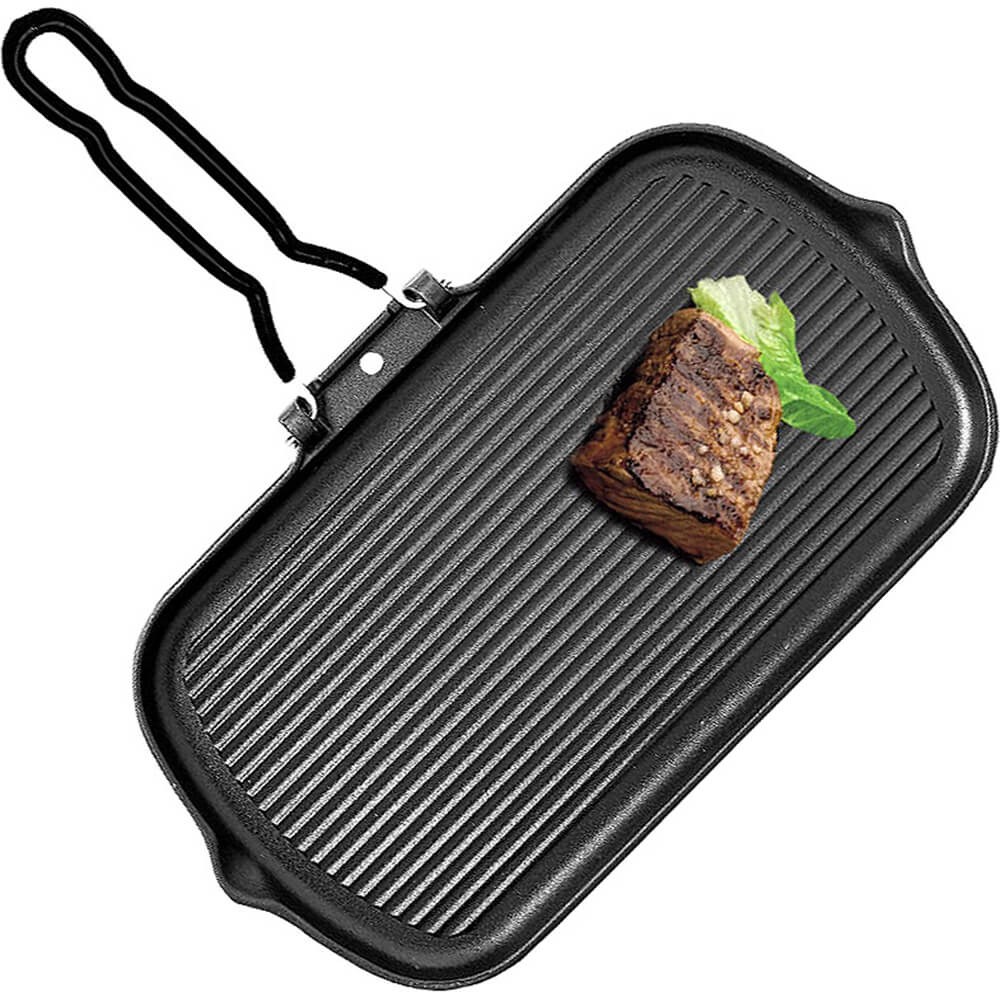 Chasseur black cast iron rectangular grill pan 2 pouring