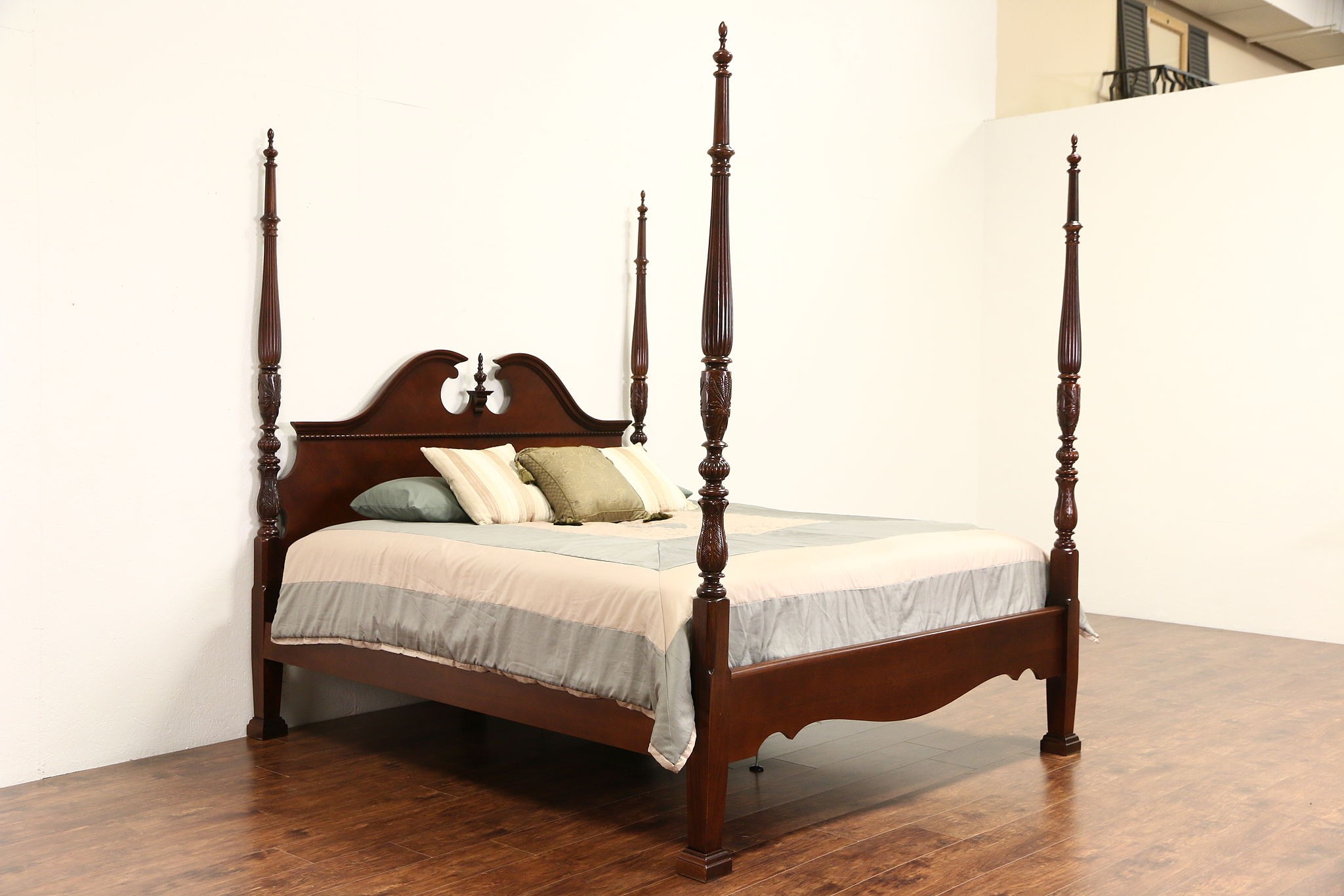 King four poster bed is king four poster bed still