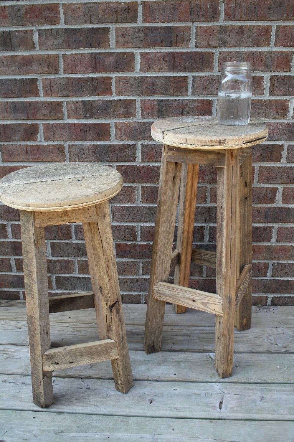 Nice rustic bar stools for modern bar room design ideas