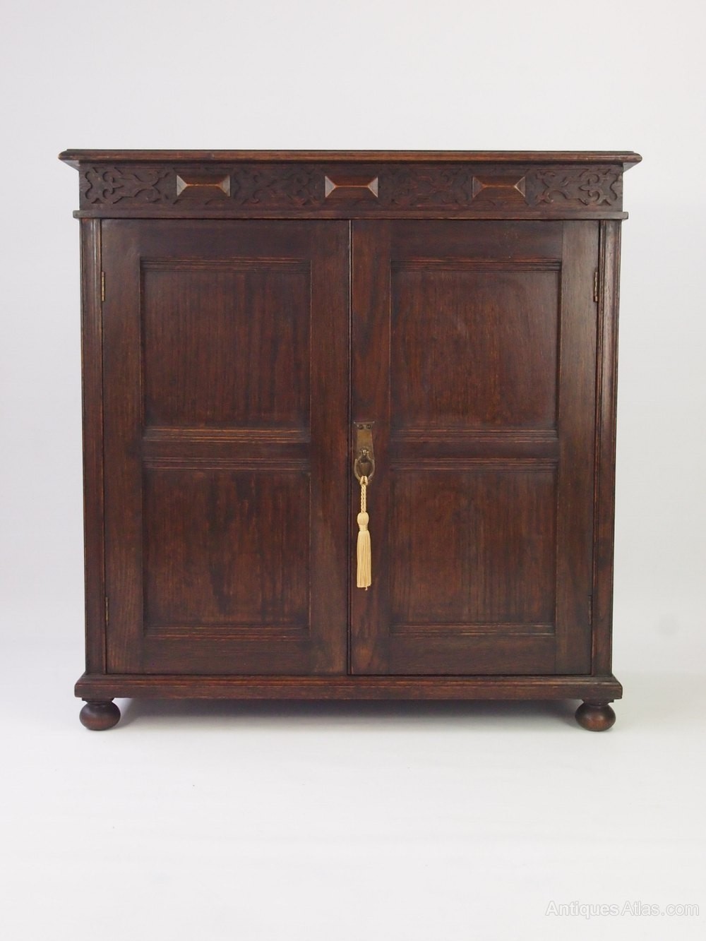 Oak shoe cabinet small hall cupboard antiques atlas 1