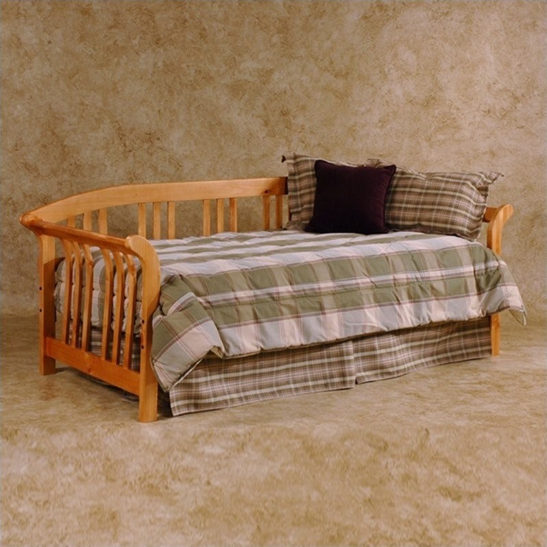 Hillsdale dorchester solid wood daybed in pine finish 1