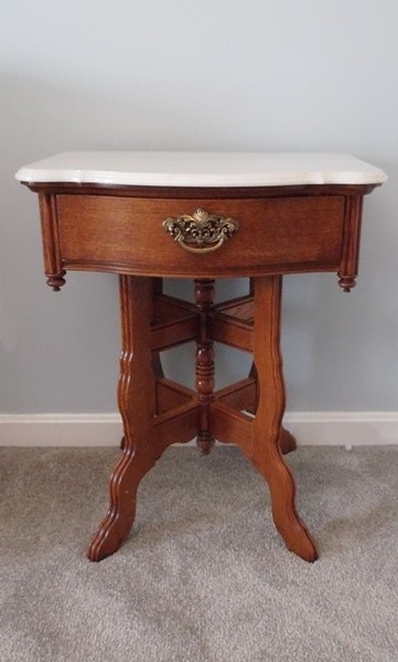 Lexington reproduction victorian style oak nightstand ebth 3