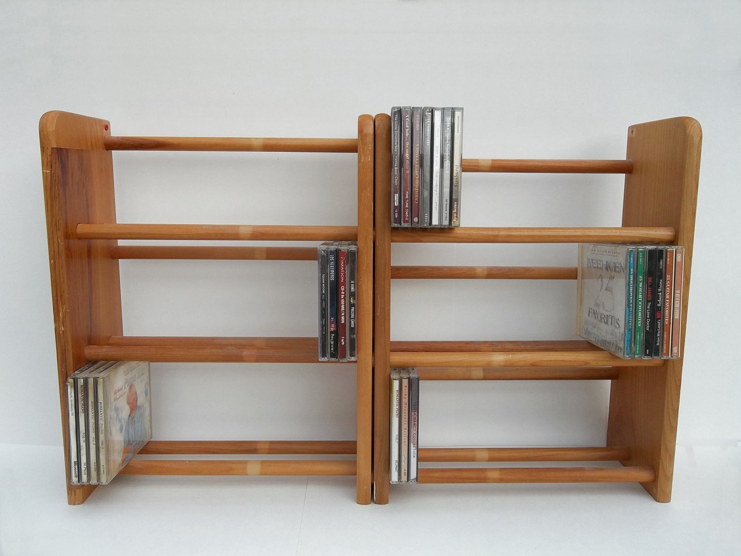 Extendable collapsible wood wooden cd dvd holder storage rack