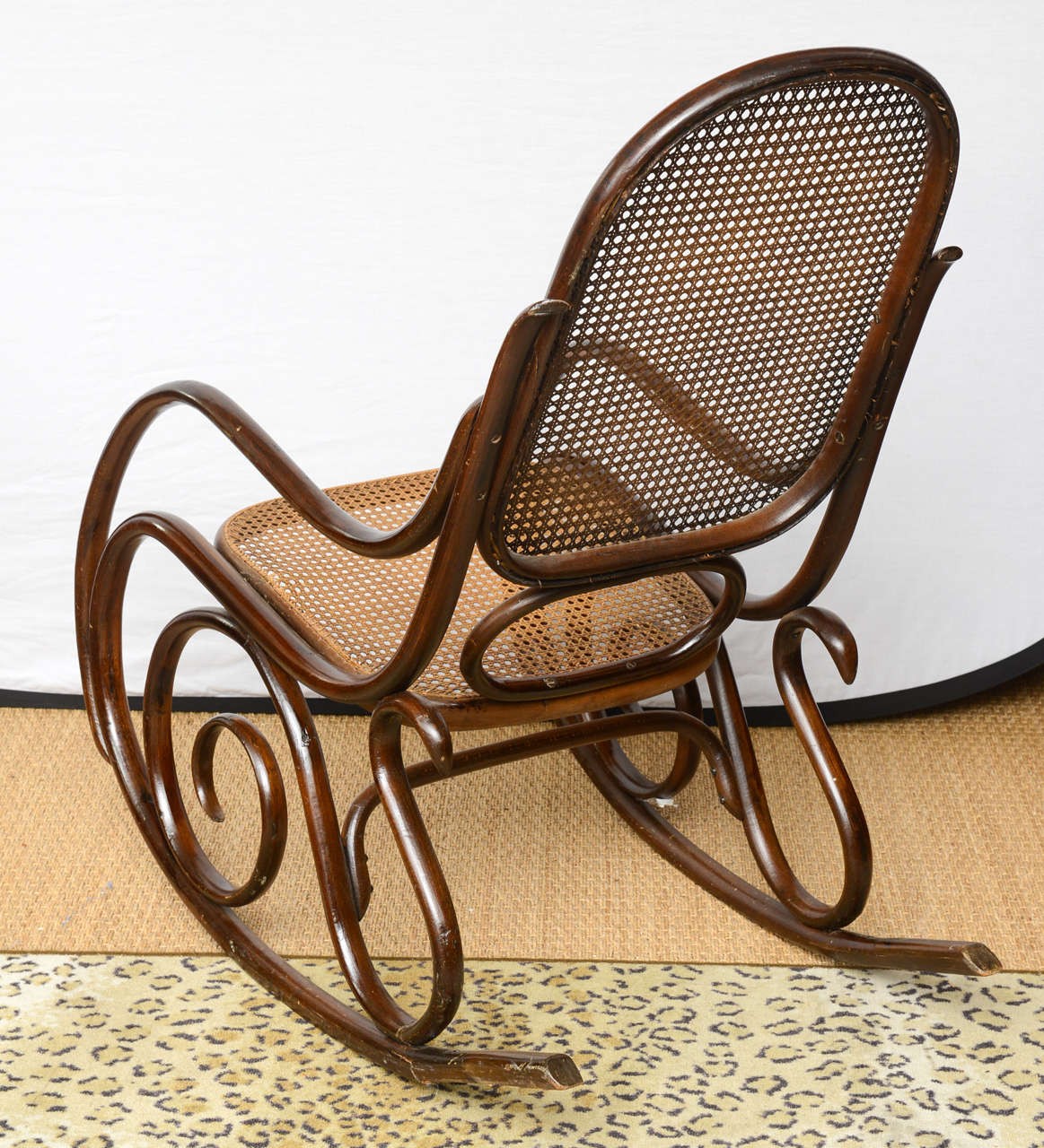 Vintage thonet bentwood rocking chair at 1stdibs